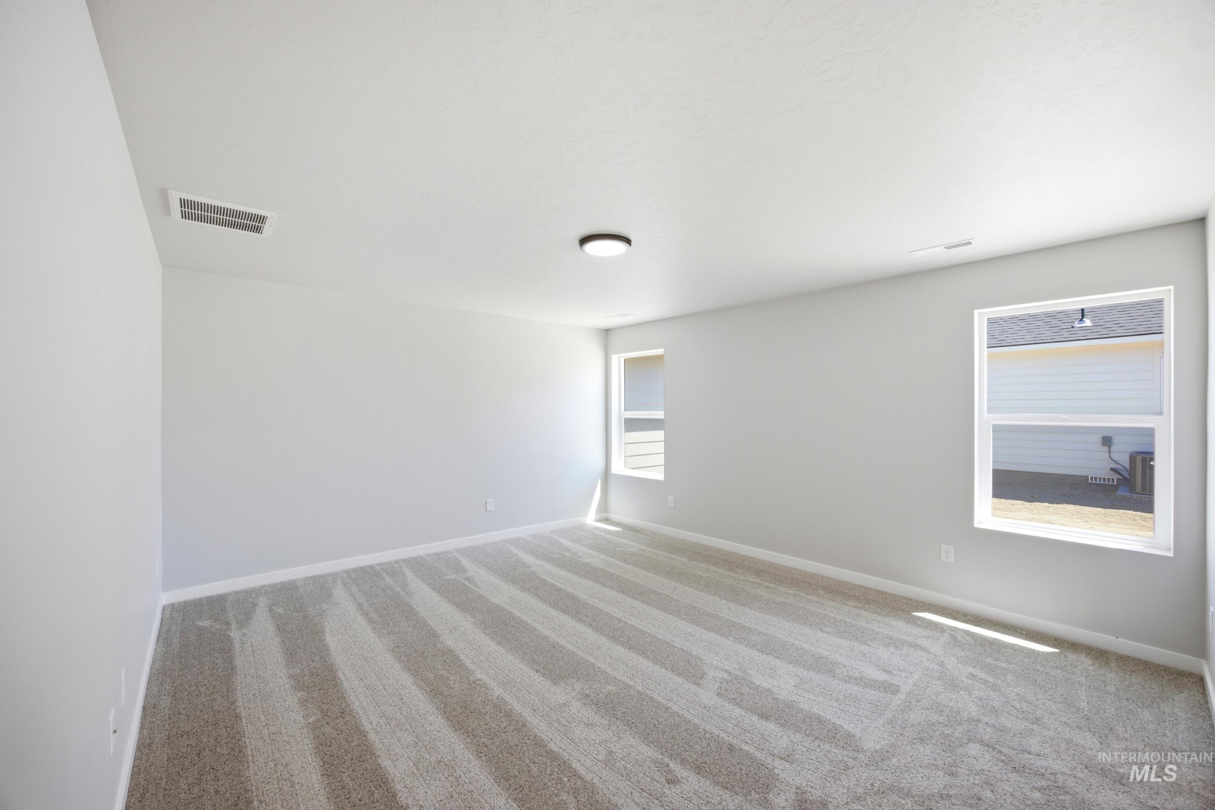 2183 N 8th E St Property Photo 10