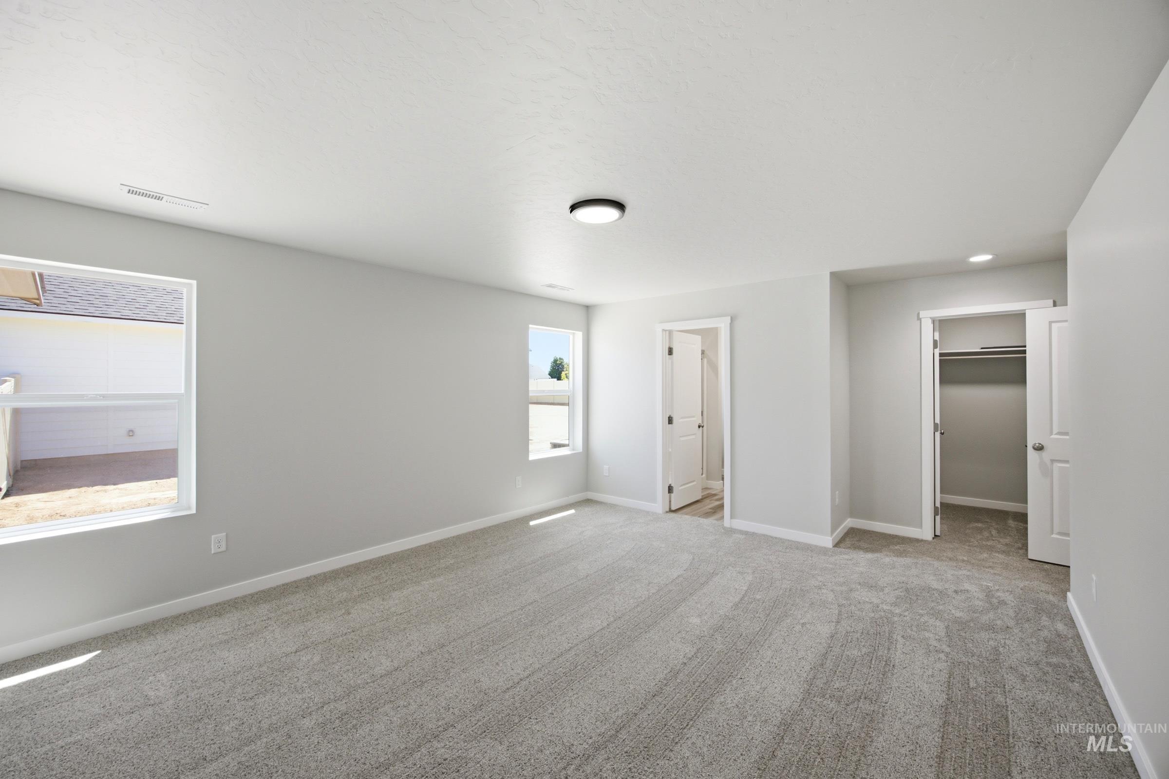 2183 N 8th E St Property Photo 11