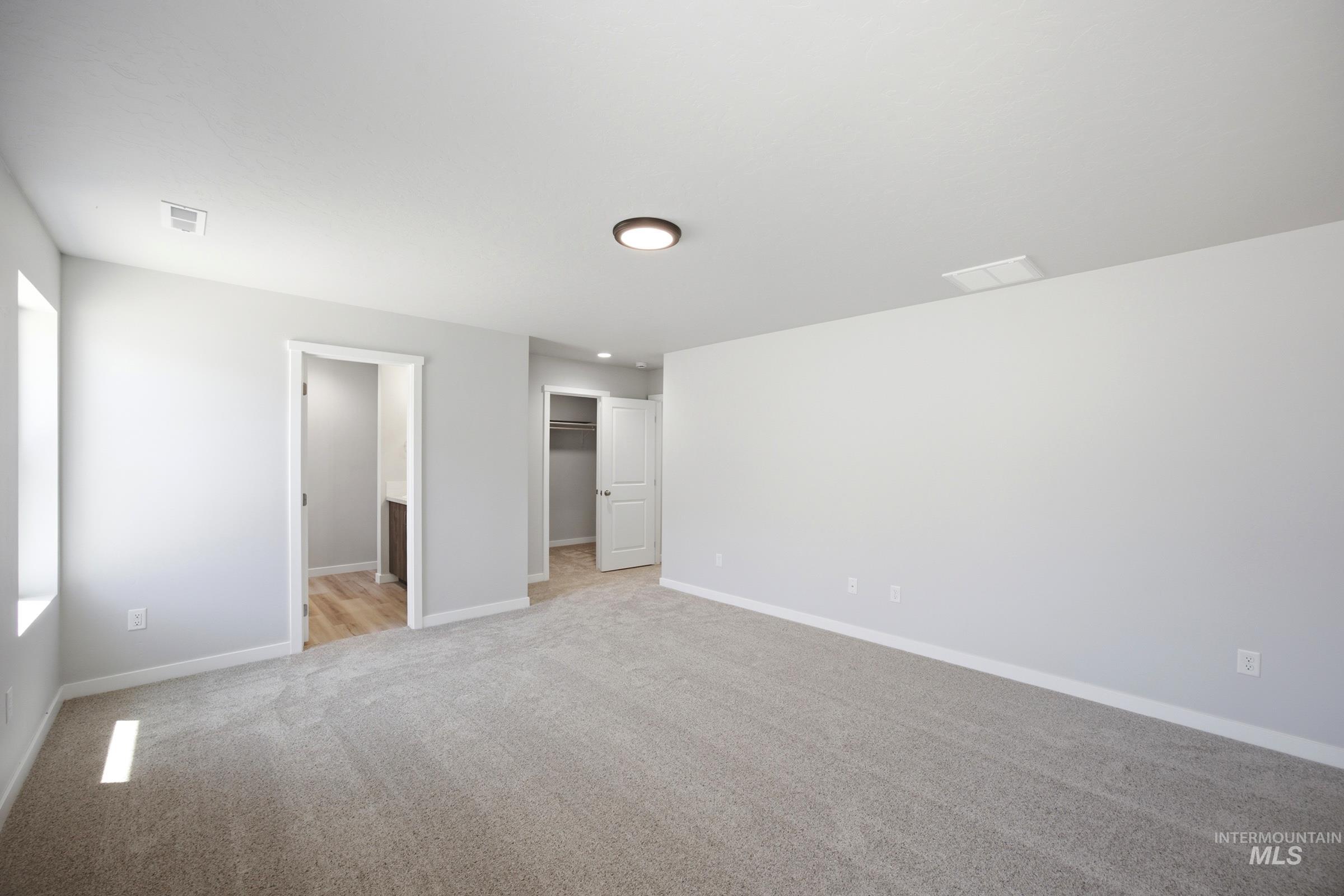 2183 N 8th E St Property Photo 12