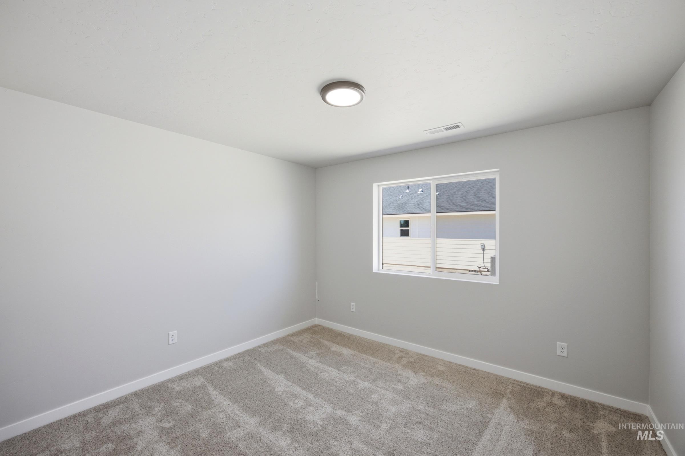 2183 N 8th E St Property Photo 17