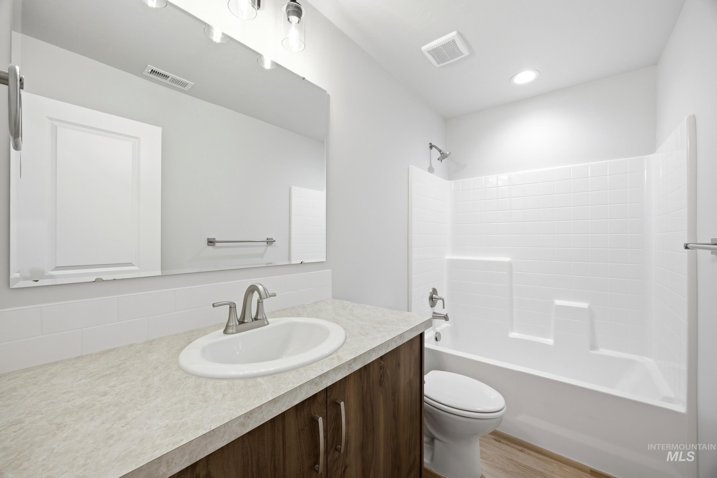 2183 N 8th E St Property Photo 23