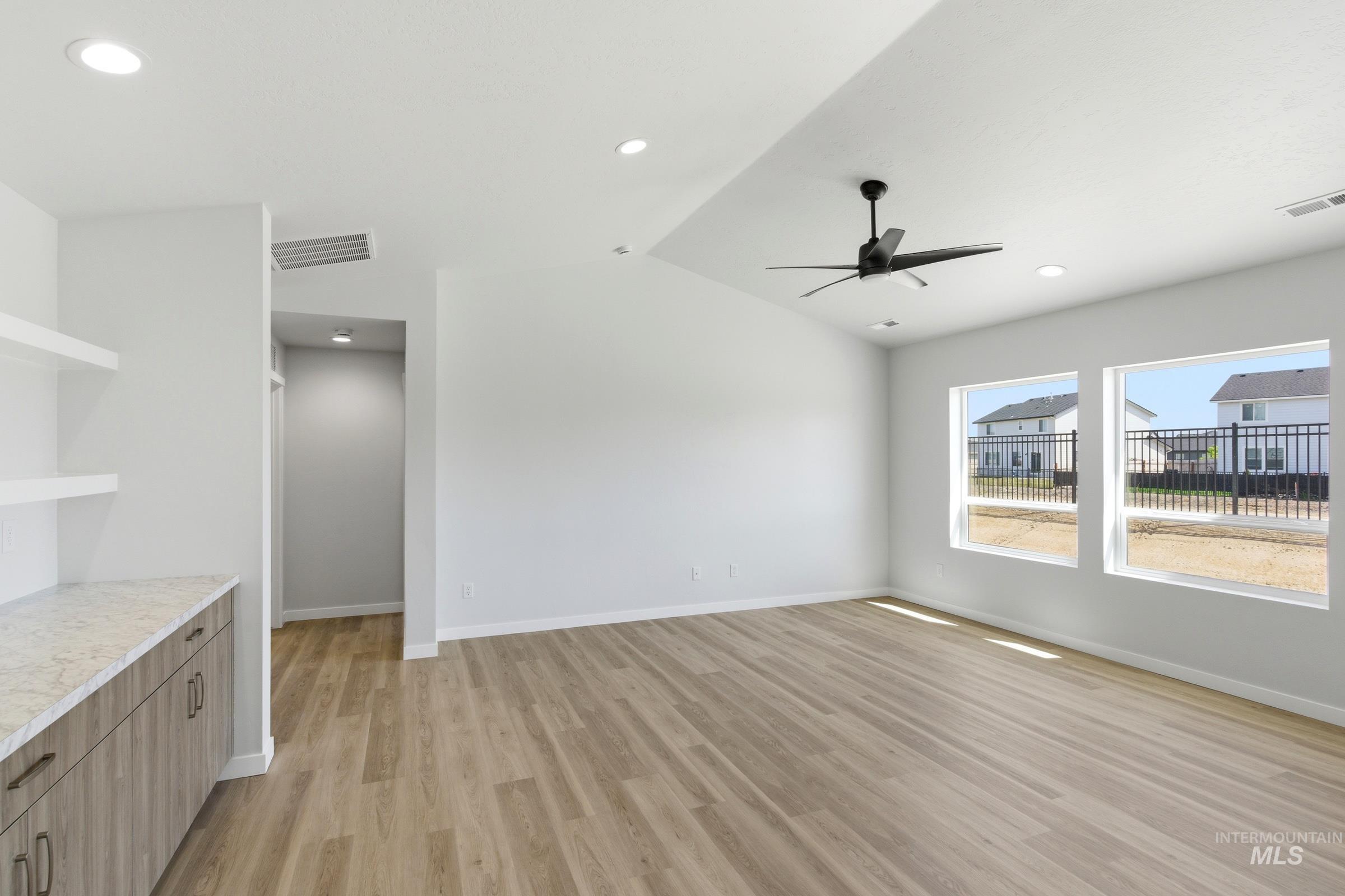 1325 Sunday River St Property Photo 7
