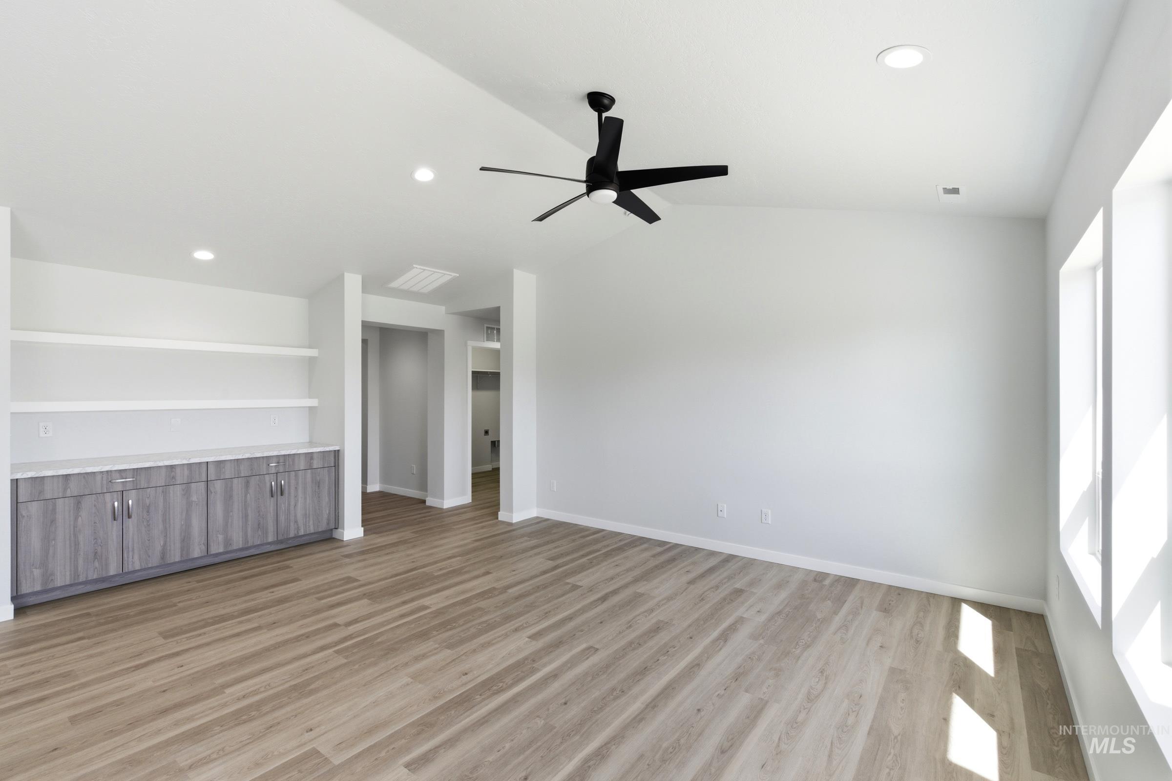 1325 Sunday River St Property Photo 8