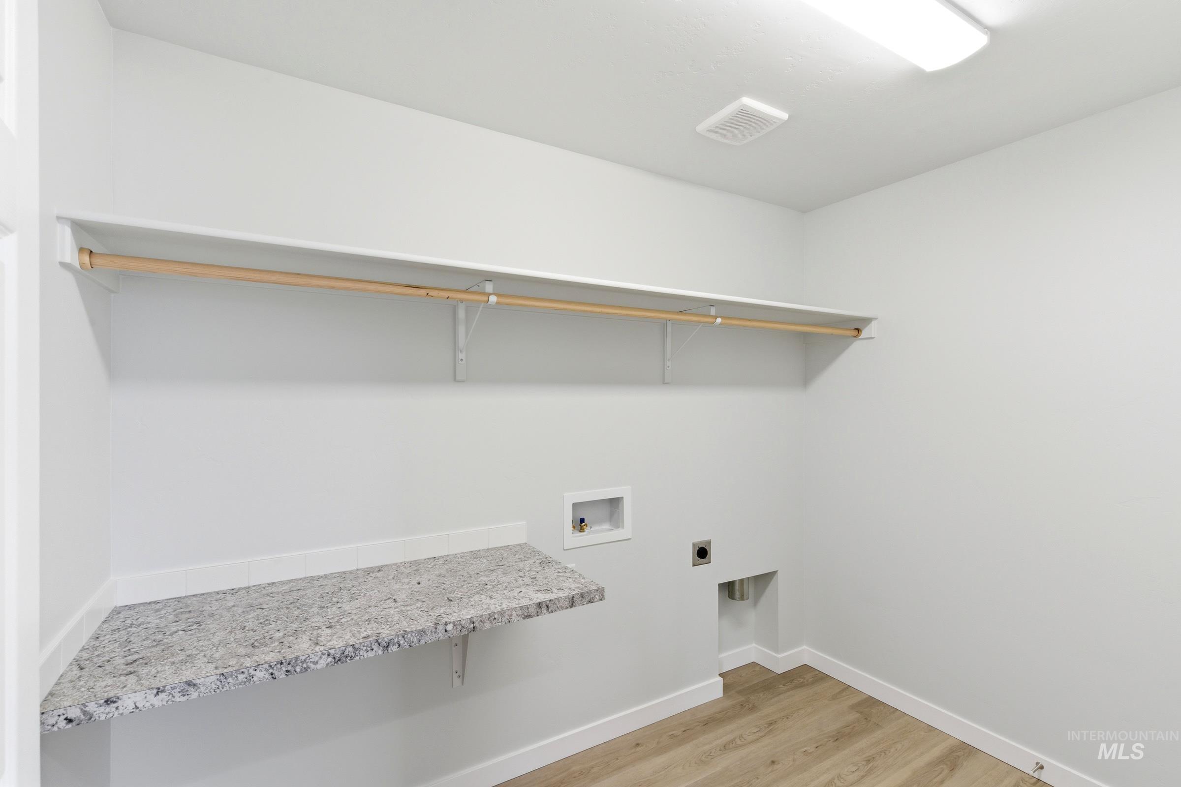 1325 Sunday River St Property Photo 13