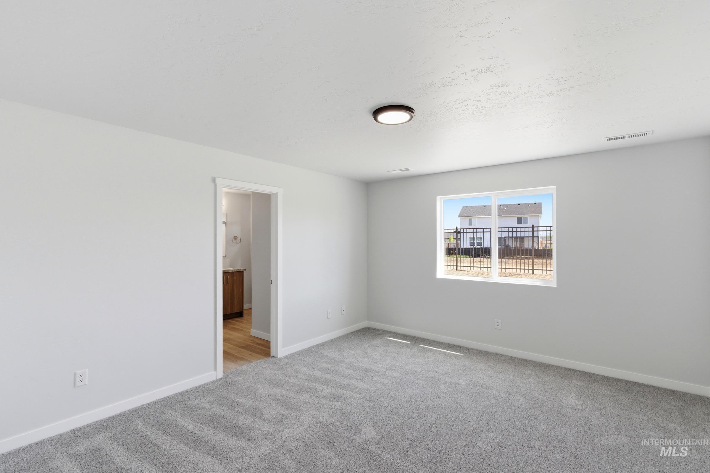 1325 Sunday River St Property Photo 14