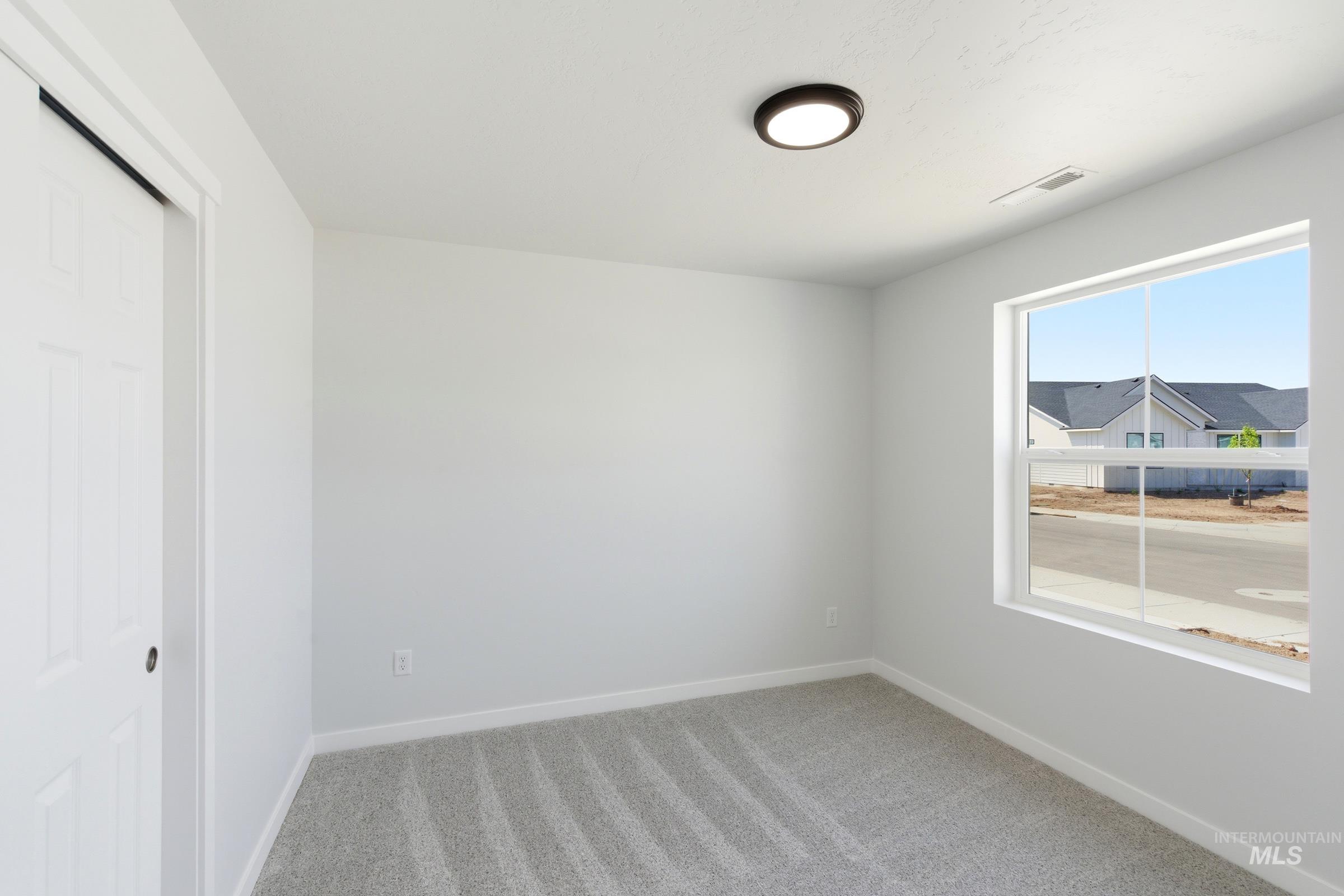 1325 Sunday River St Property Photo 23