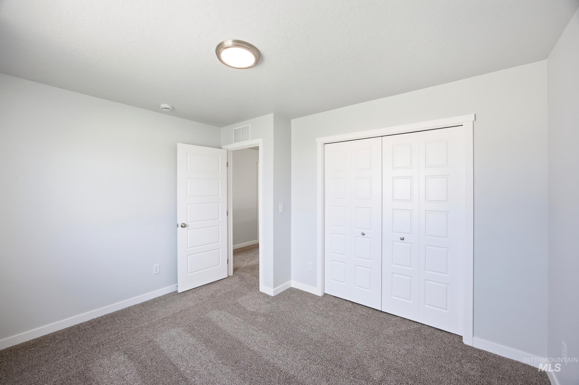 10878 Greensboro St Property Photo 10