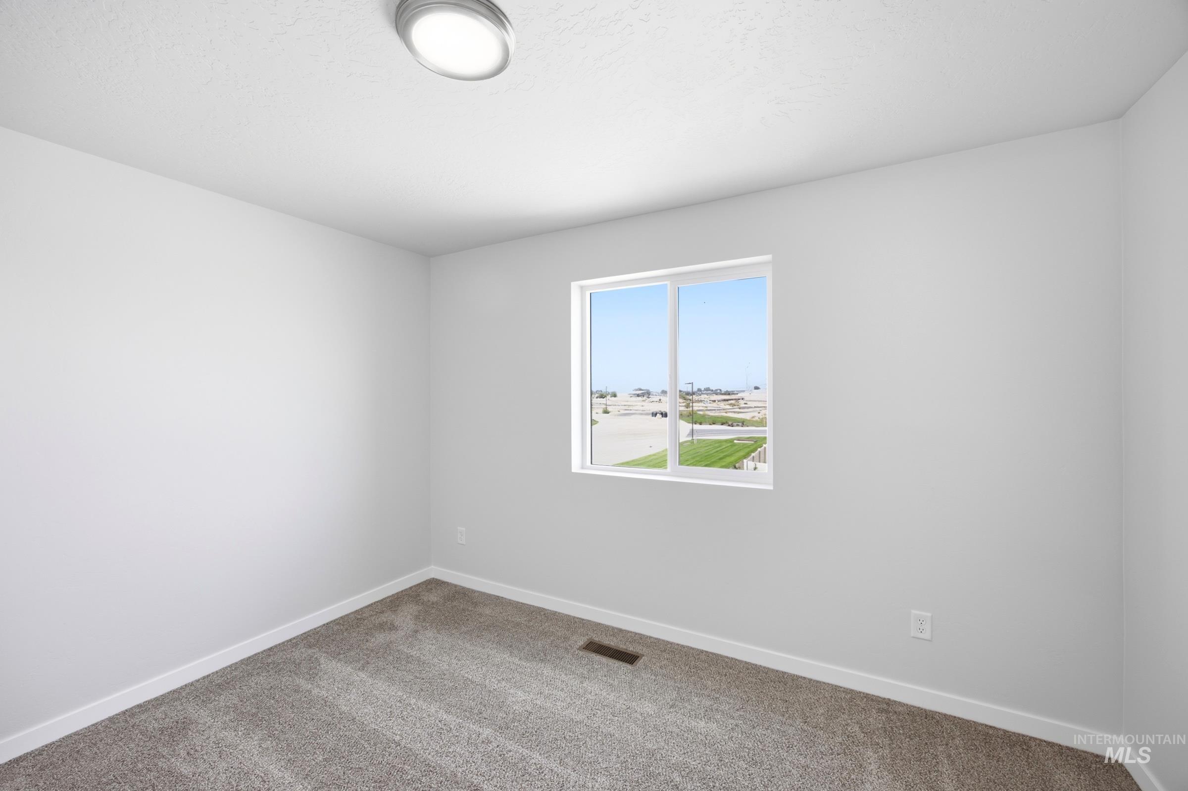10878 Greensboro St Property Photo 11