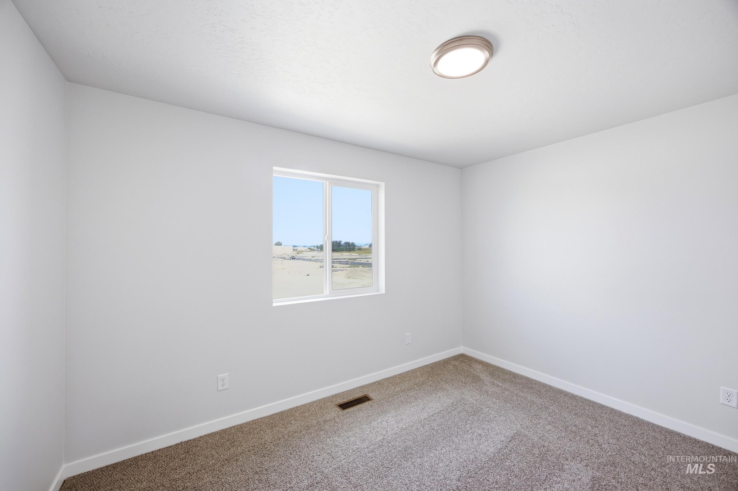 10878 Greensboro St Property Photo 13