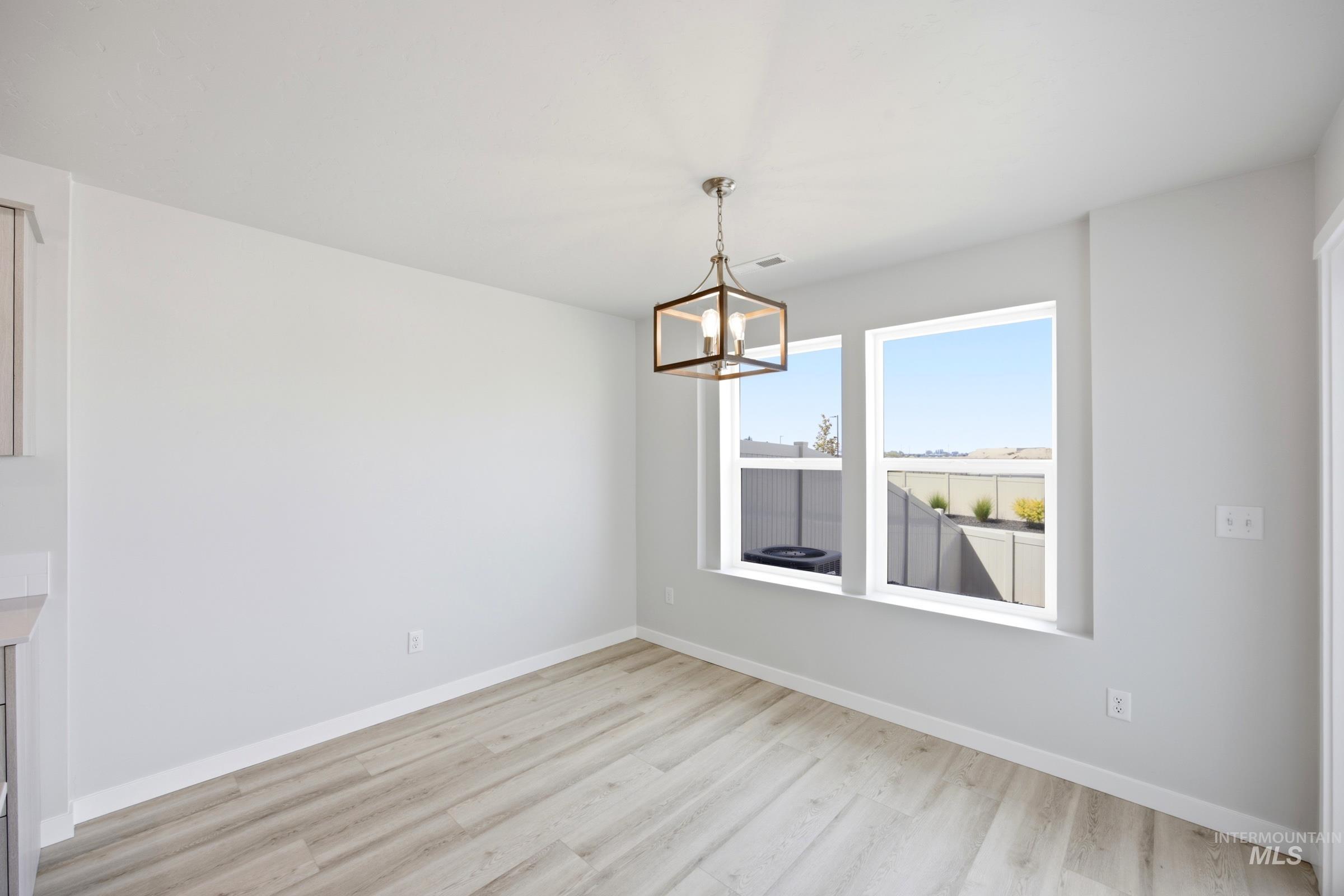 10870 Greensboro St Property Photo 6