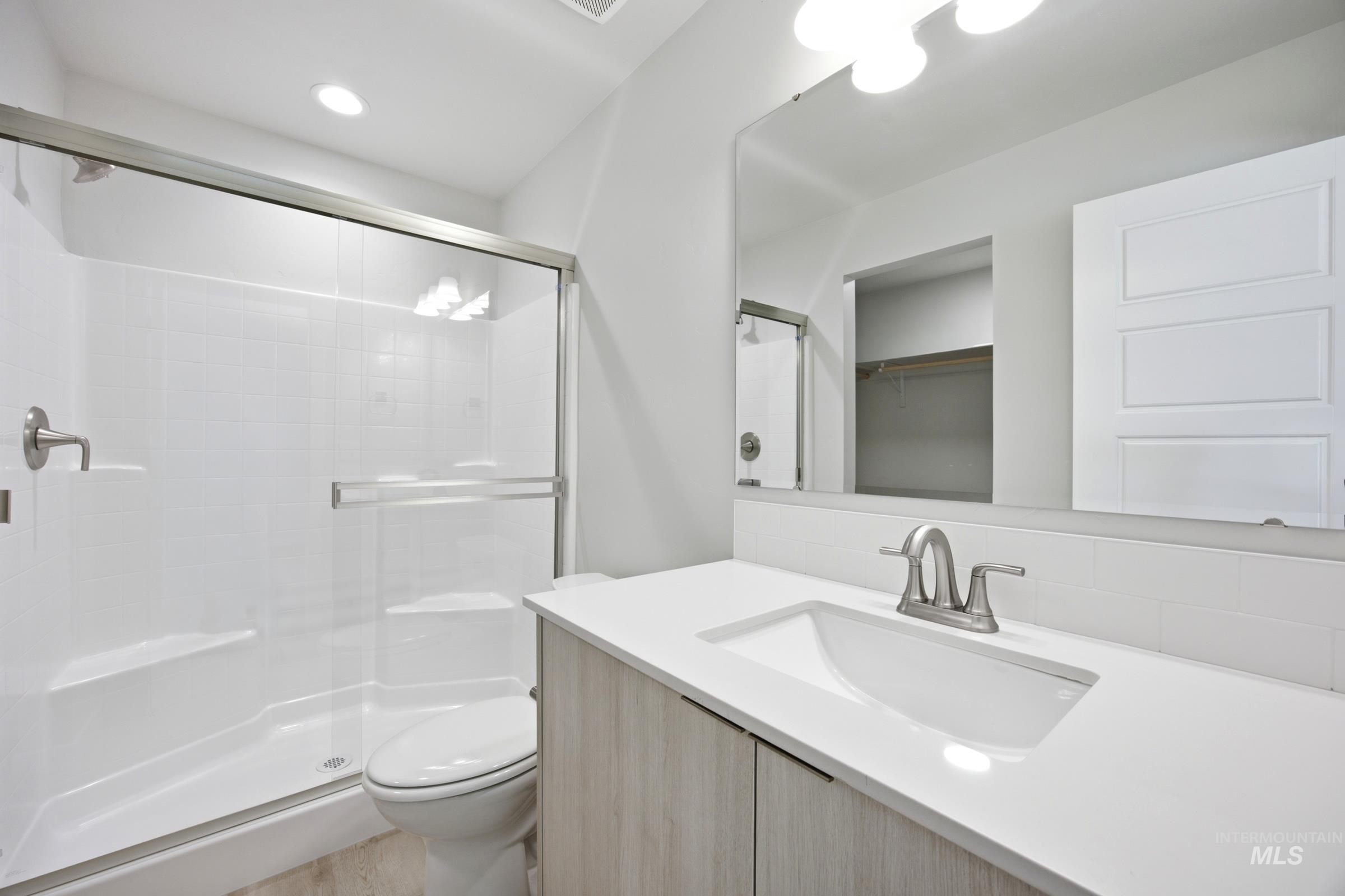 10870 Greensboro St Property Photo 18