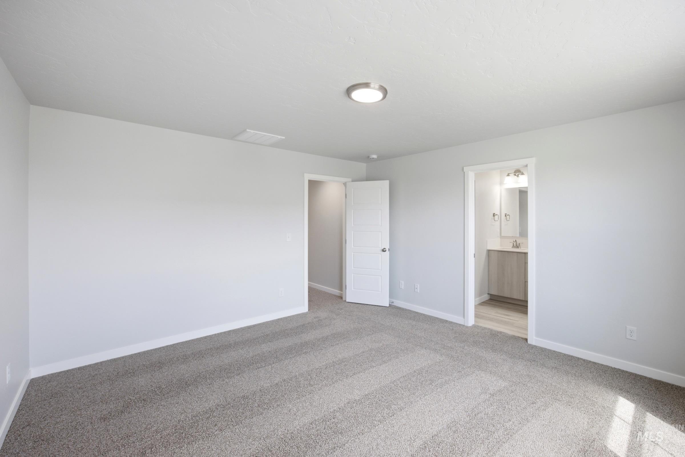 10866 Greensboro St Property Photo 16