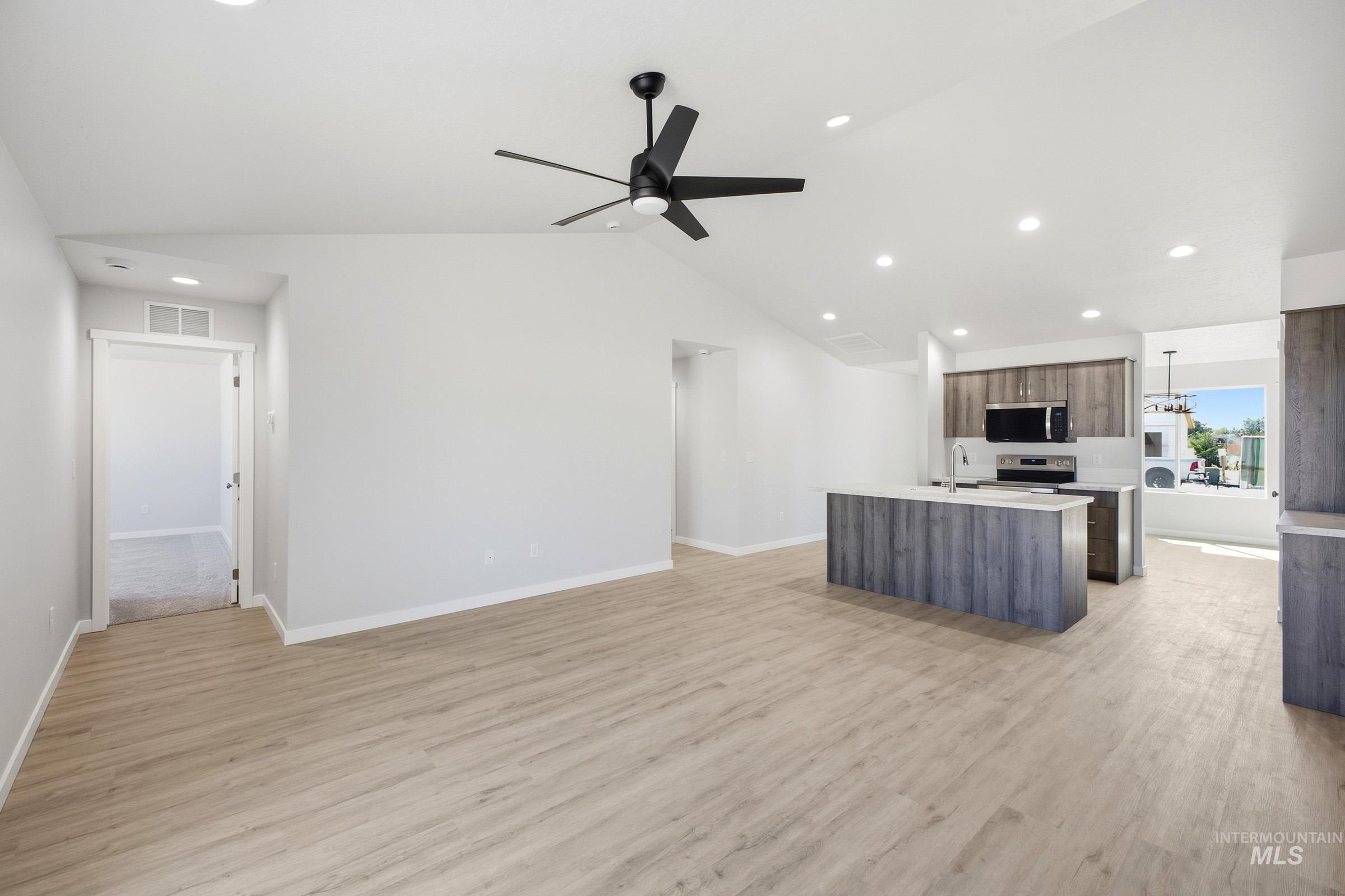 2606 N Chappy Way Property Photo 8