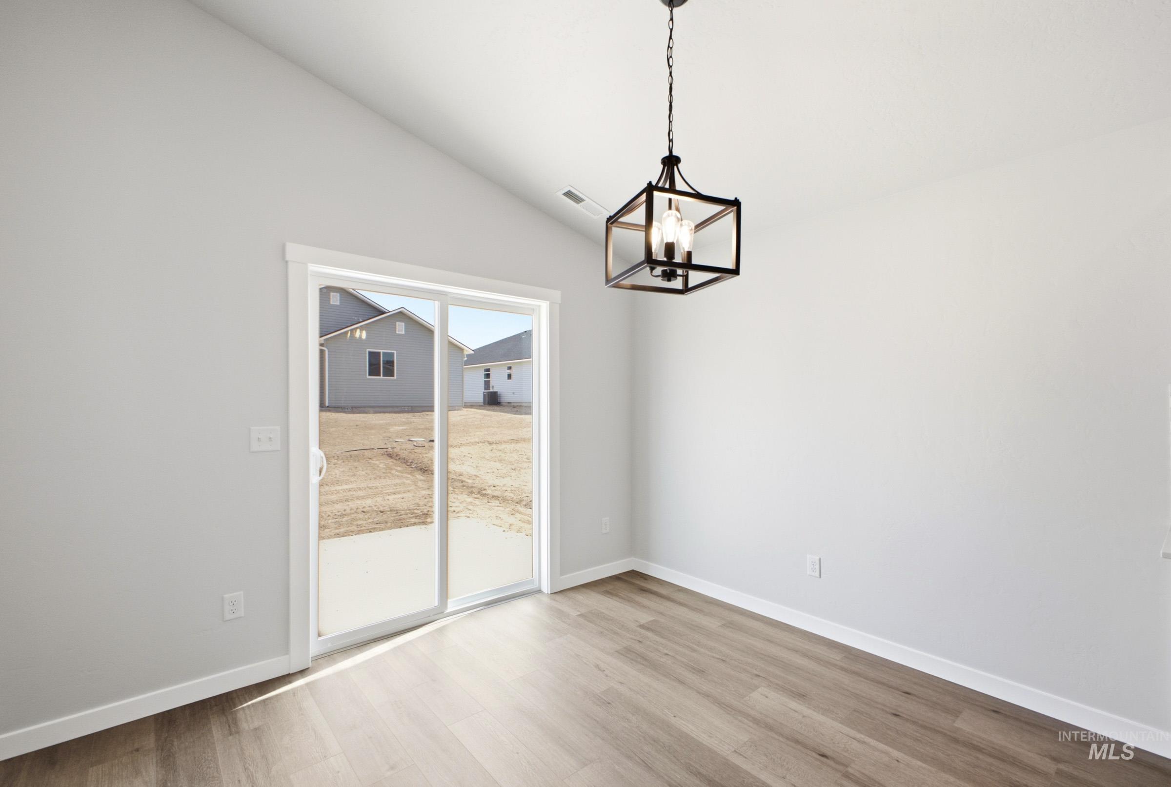 2562 W Tar Sands Dr Property Photo 6