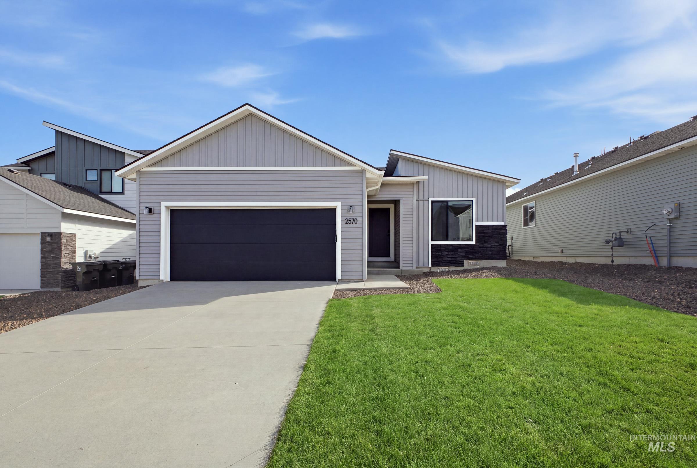 2570 W Tar Sands Dr Property Photo 1