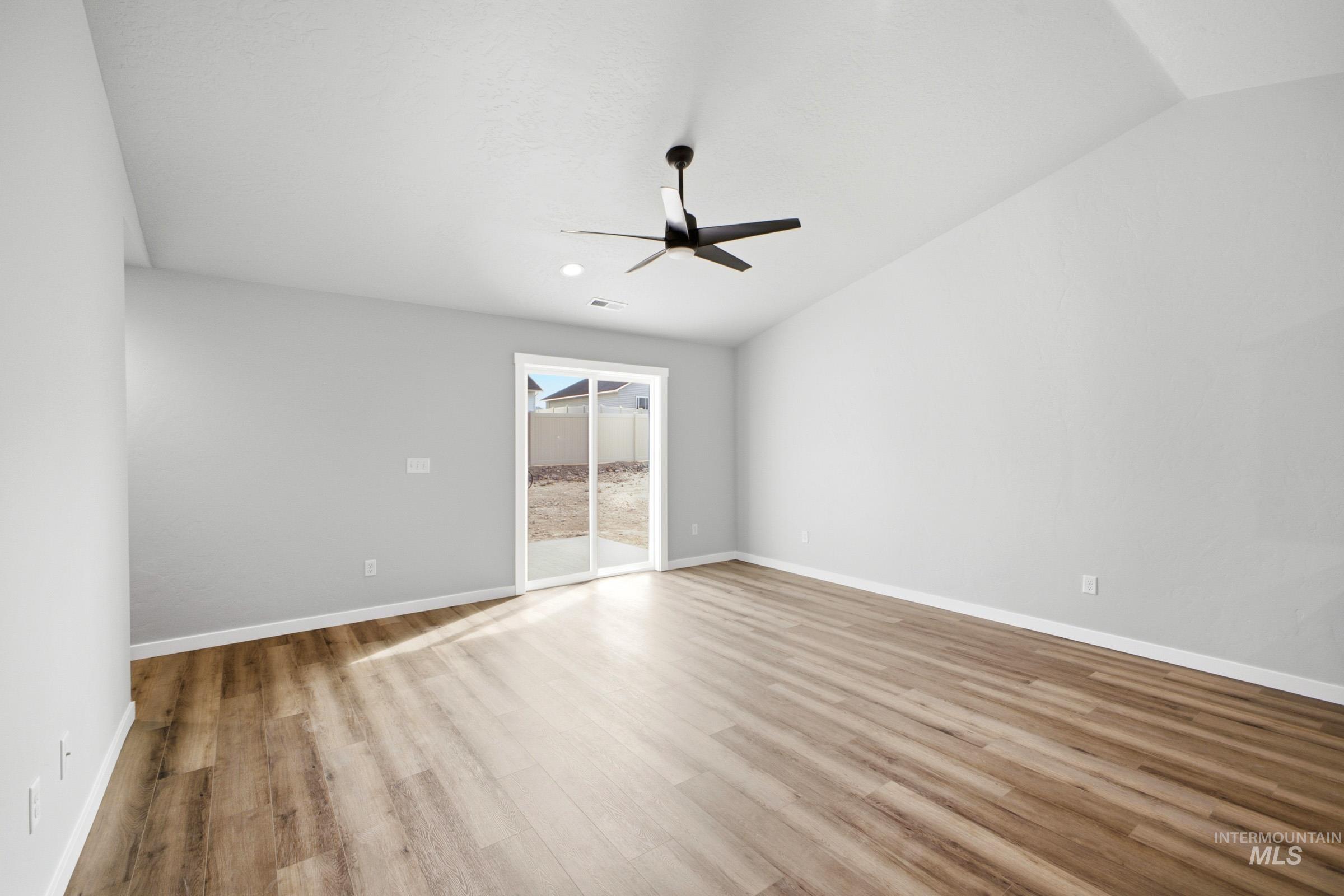 2570 W Tar Sands Dr Property Photo 6