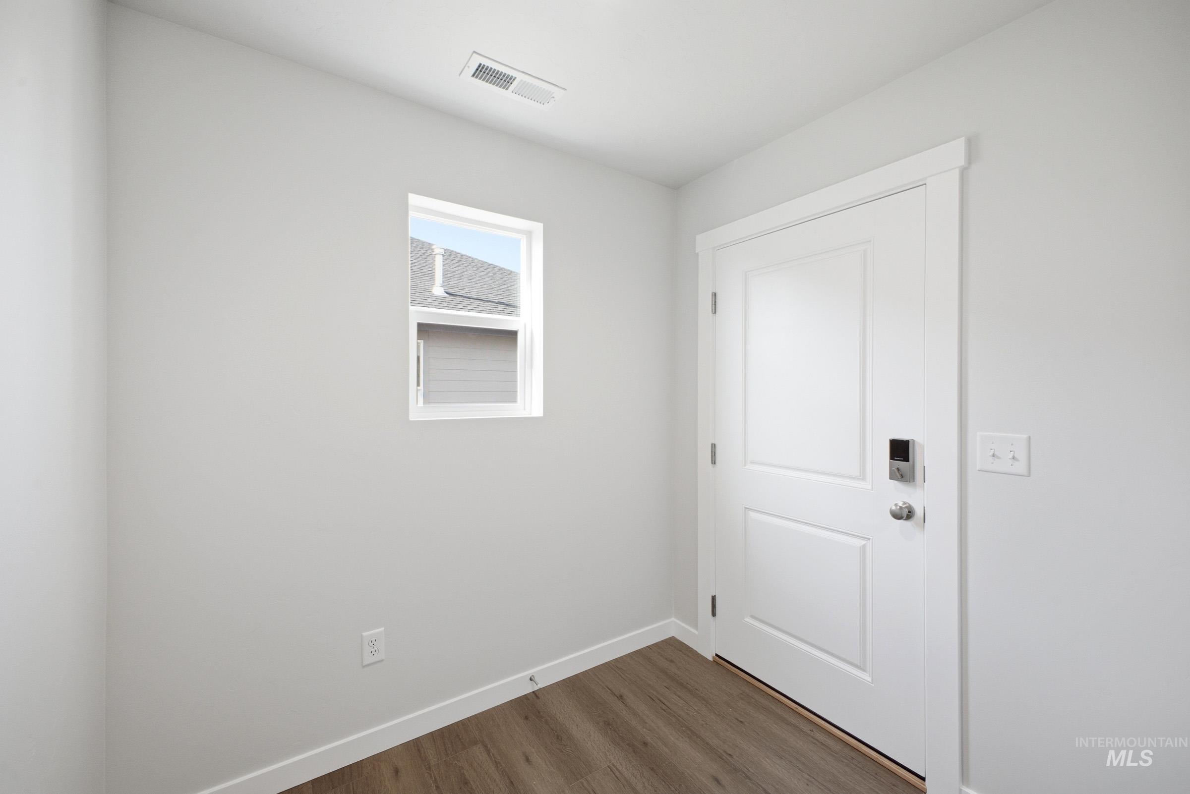 2072 S Summerson Way Property Photo 2