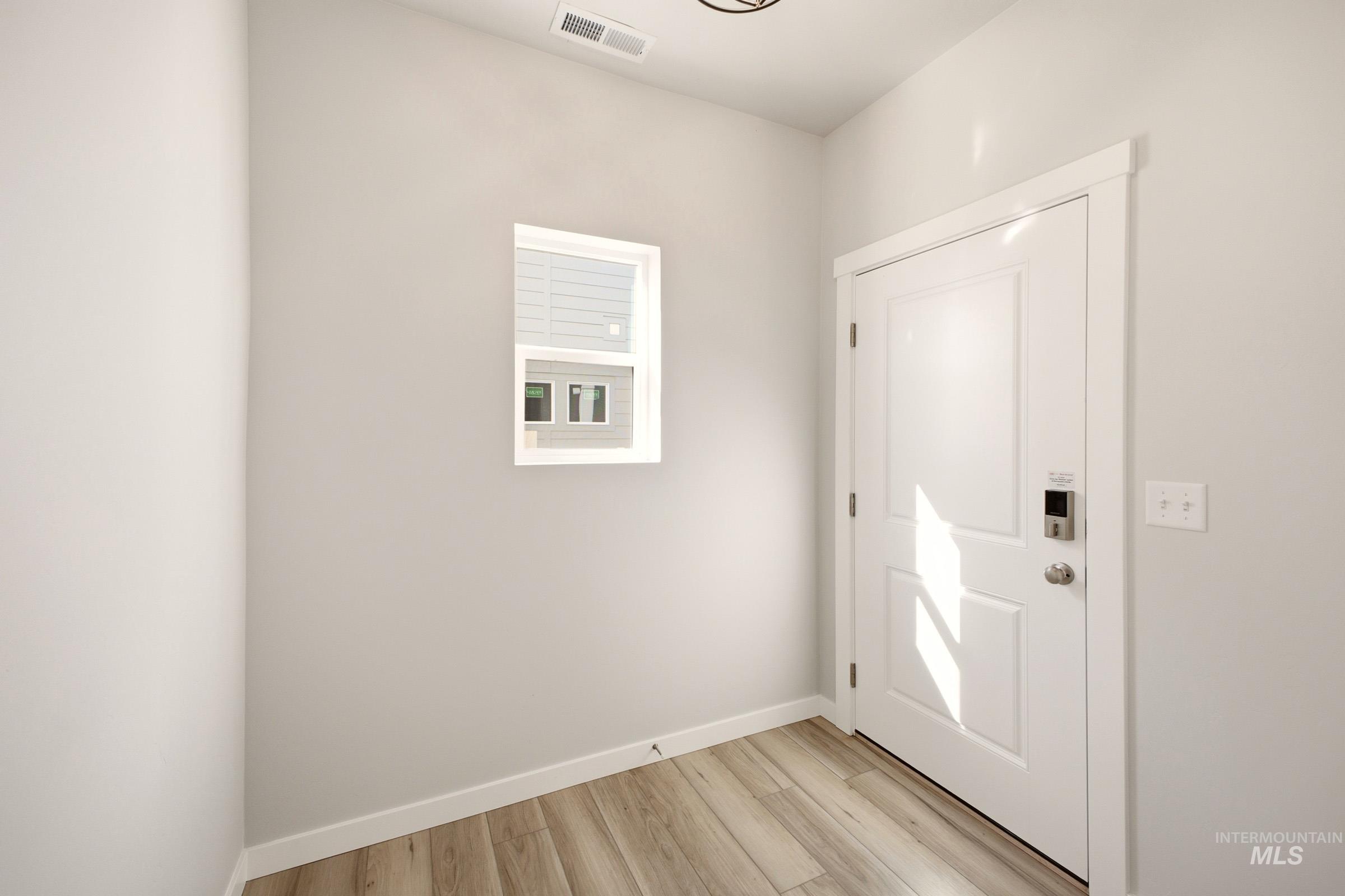 2072 S Summerson Way Property Photo 2