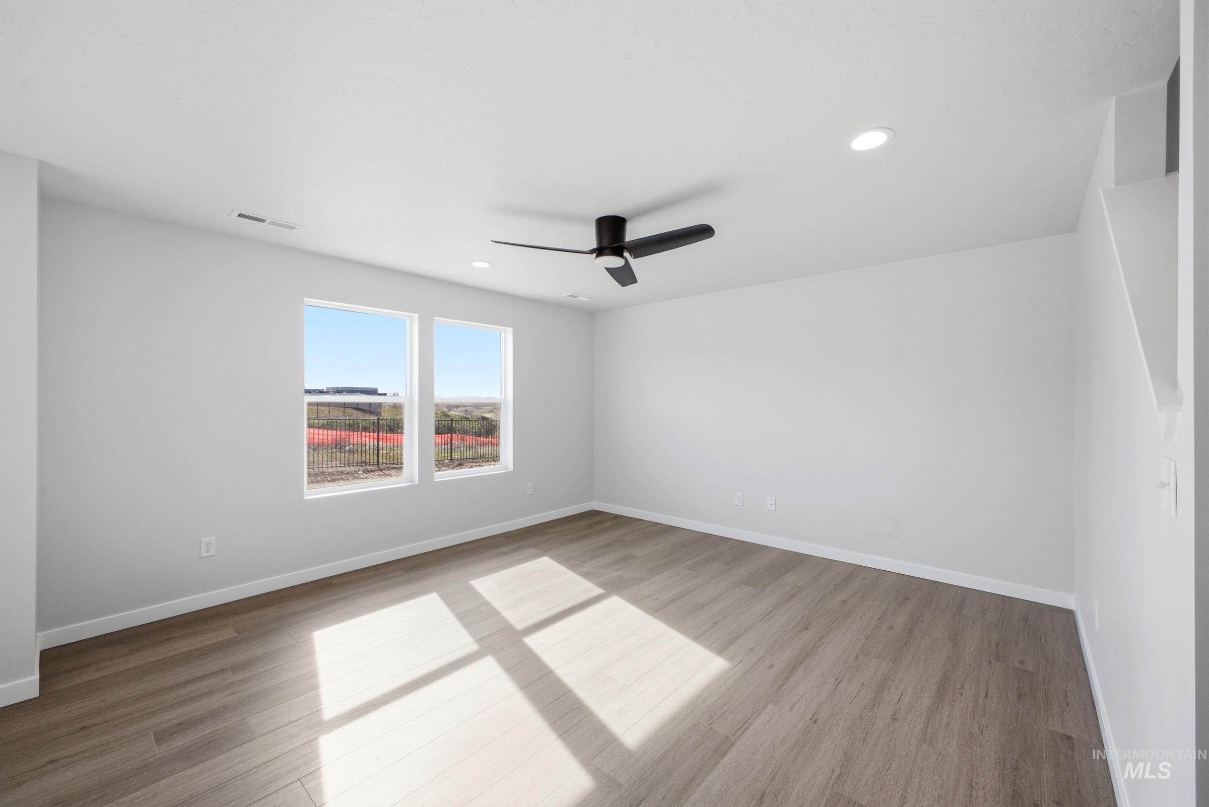2072 S Summerson Way Property Photo 8