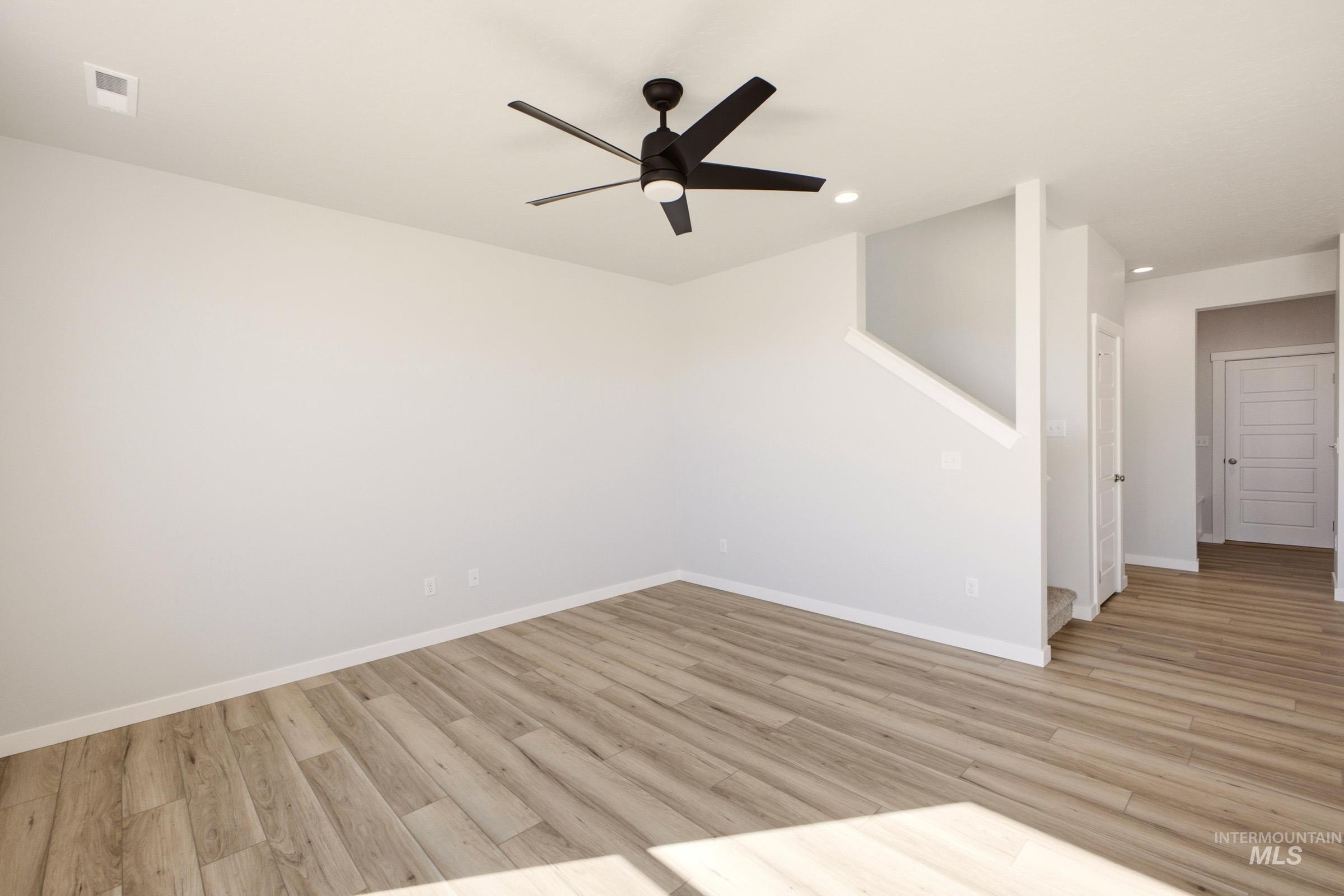 2072 S Summerson Way Property Photo 11
