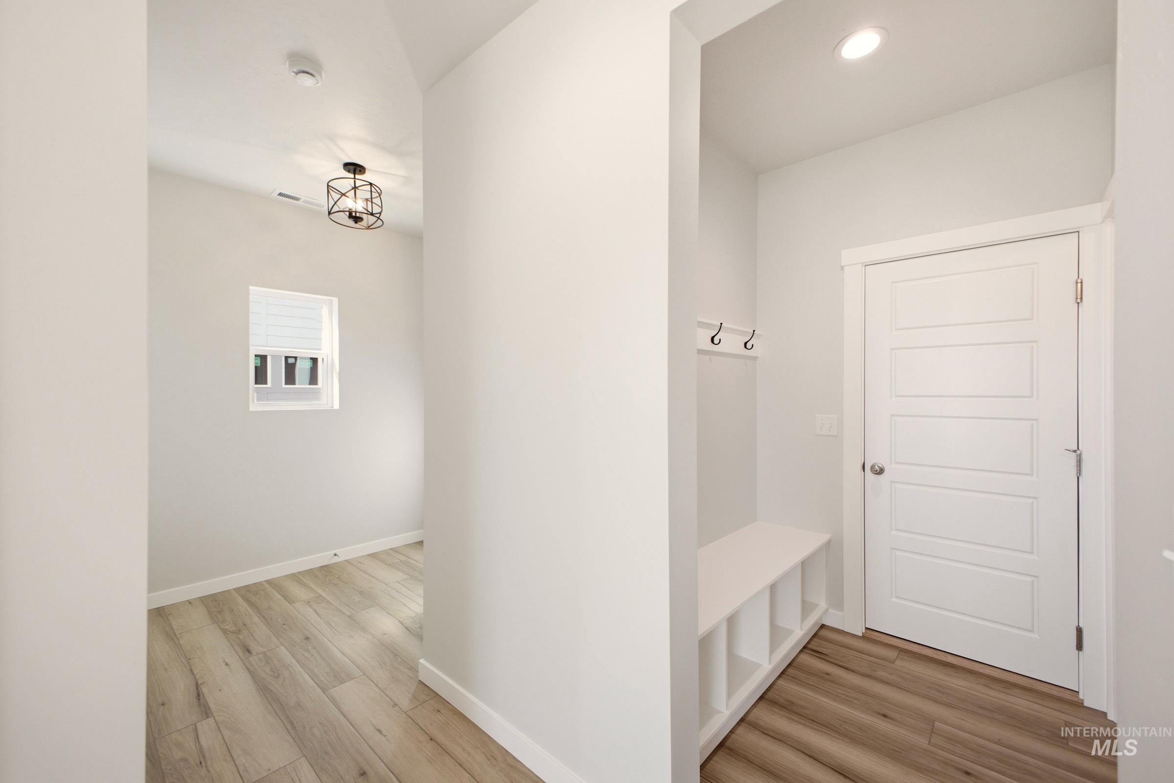 2072 S Summerson Way Property Photo 13