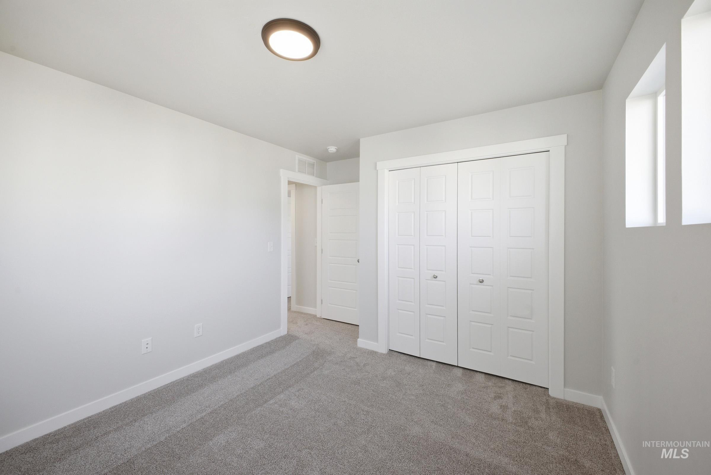 2072 S Summerson Way Property Photo 15