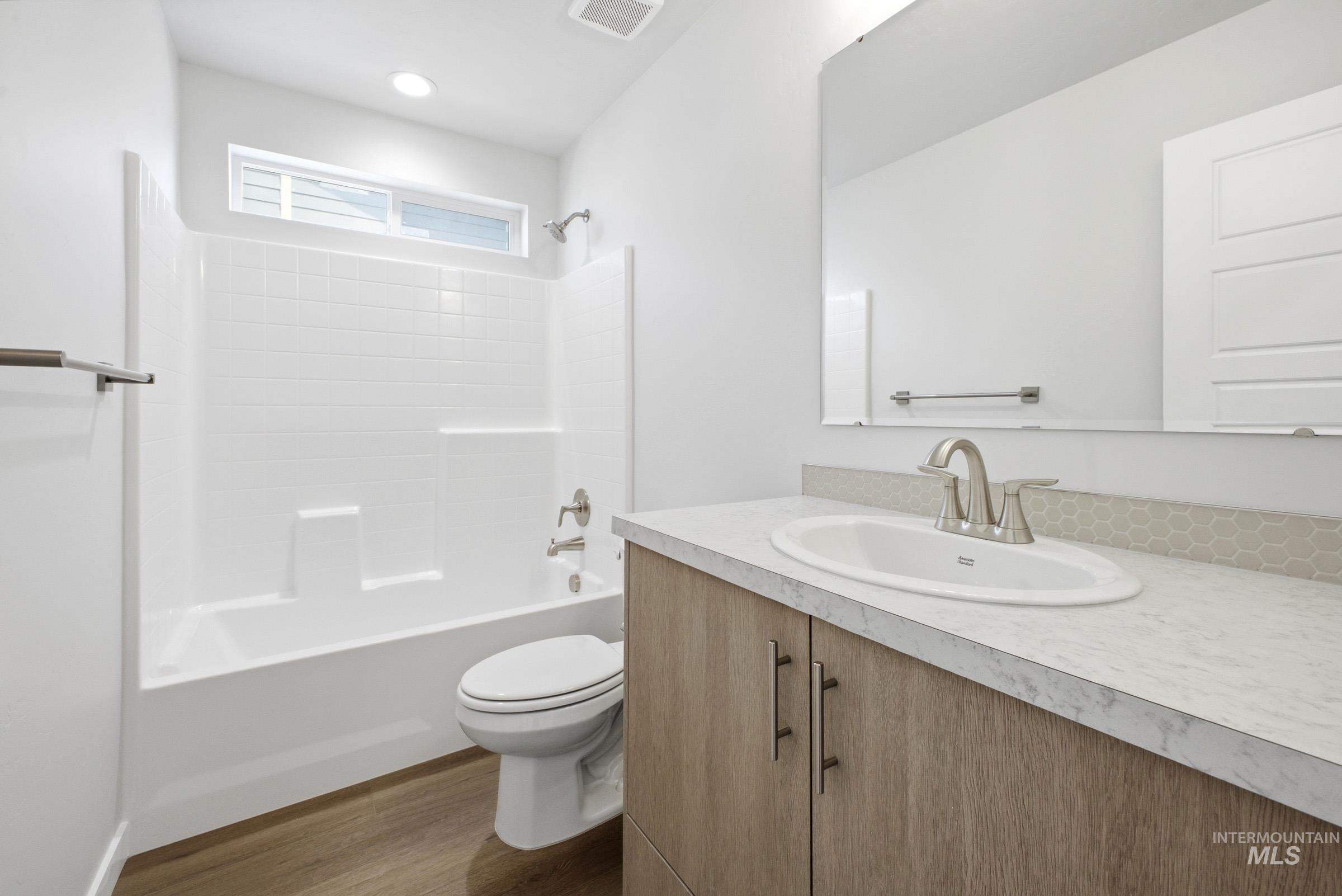 2072 S Summerson Way Property Photo 16