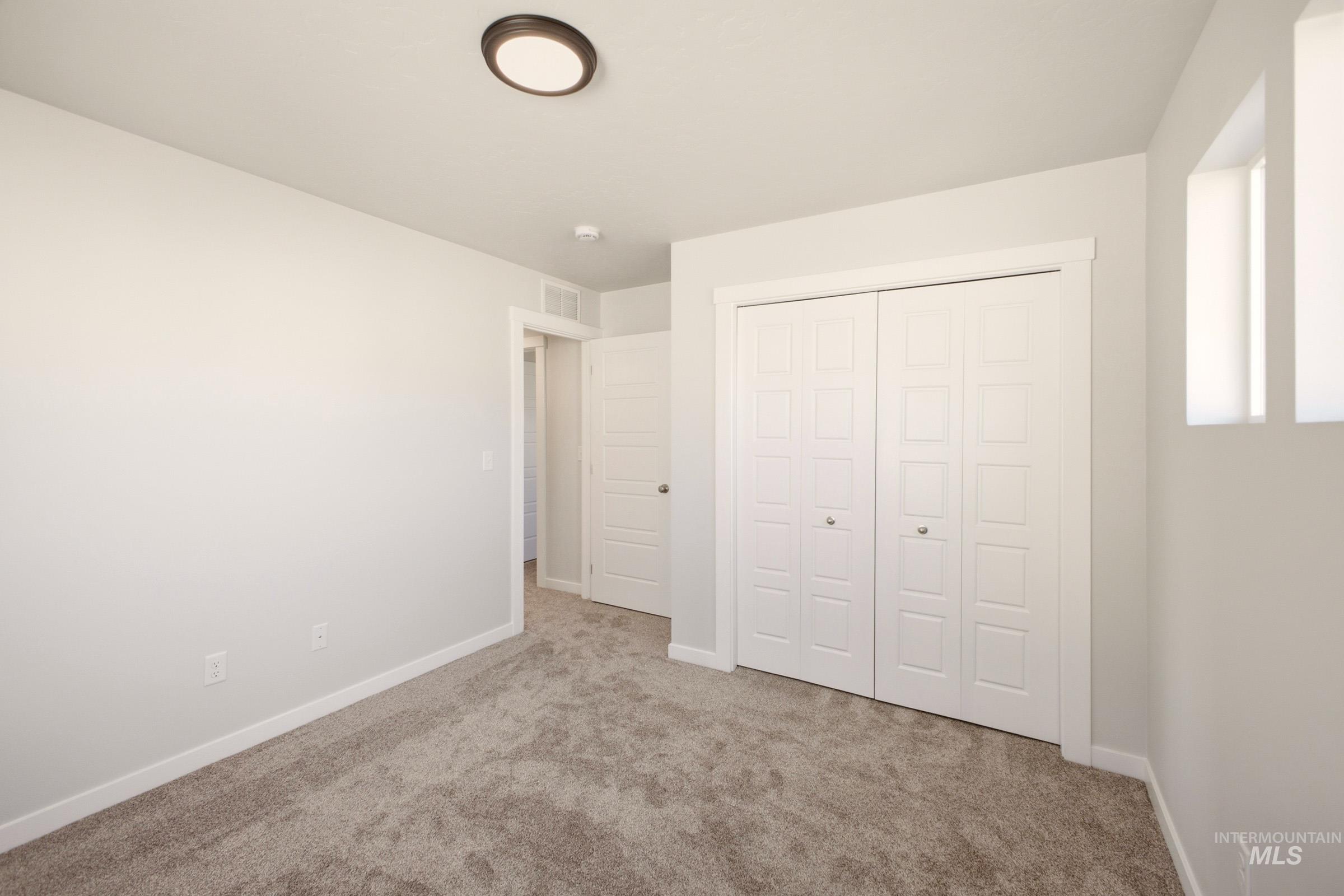 2072 S Summerson Way Property Photo 16