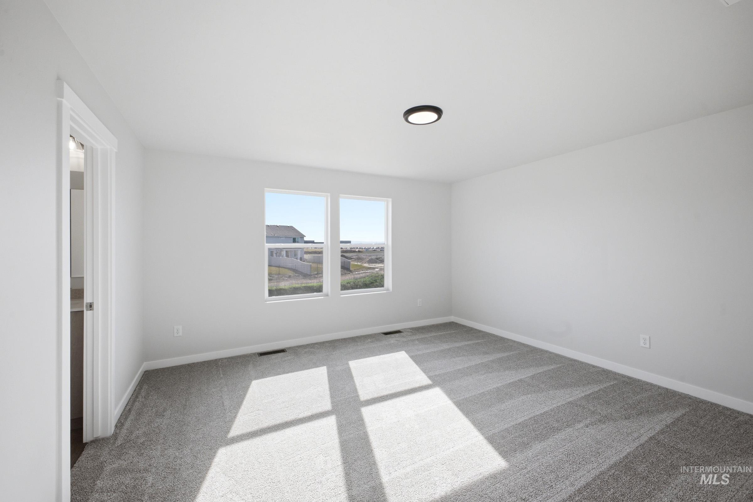 2072 S Summerson Way Property Photo 18