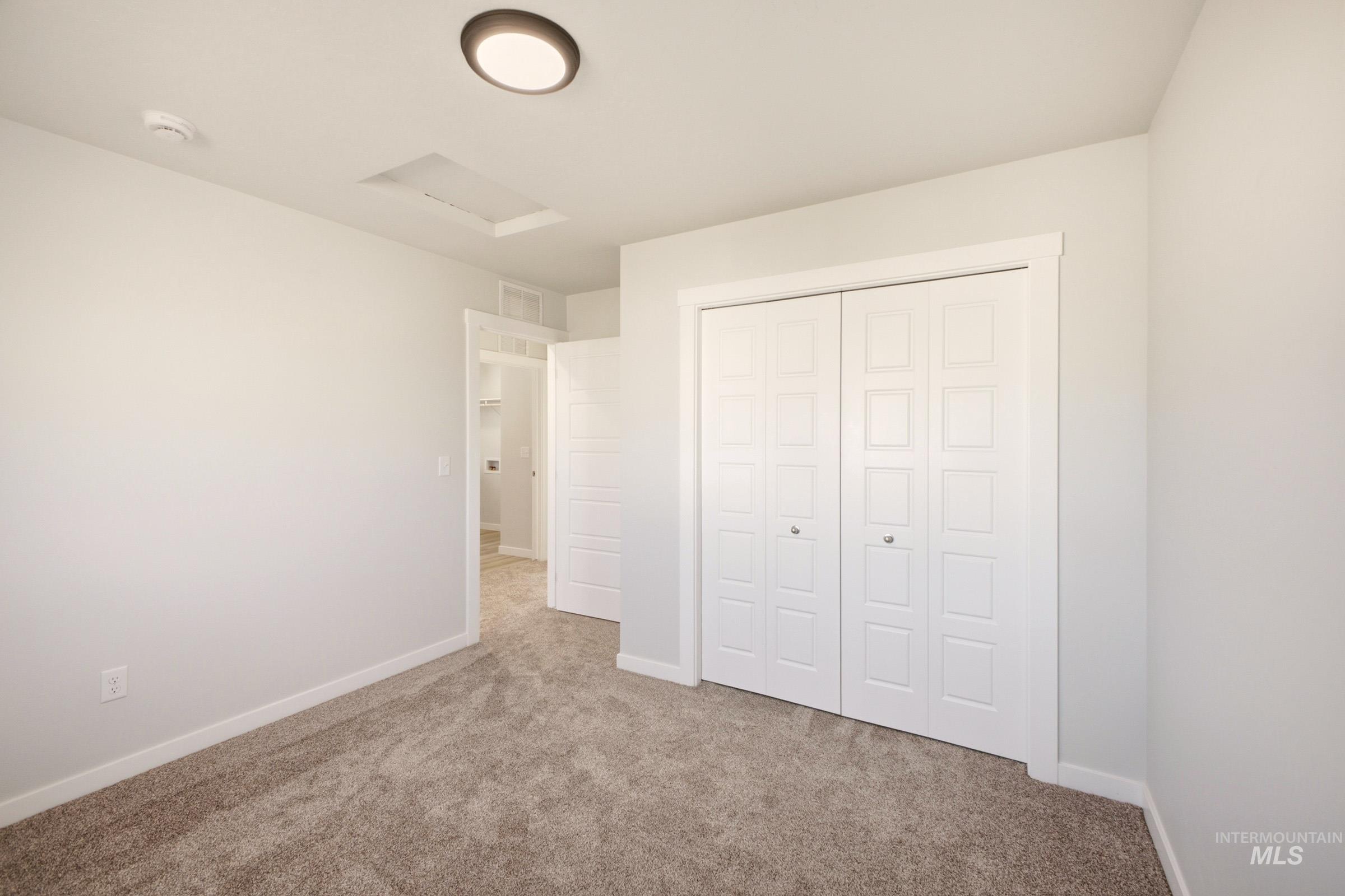 2072 S Summerson Way Property Photo 18