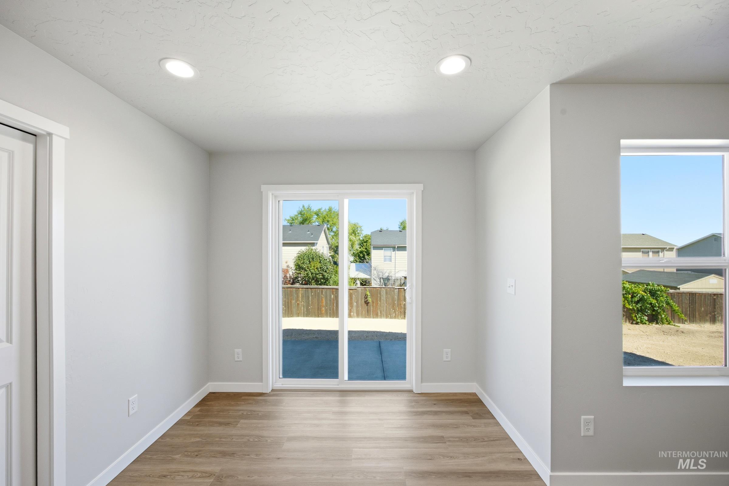 14068 Shiny Spruce St Property Photo 6