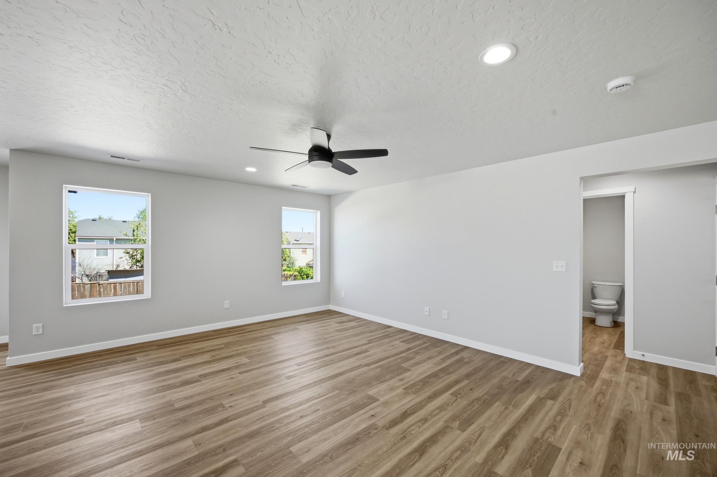 14068 Shiny Spruce St Property Photo 7