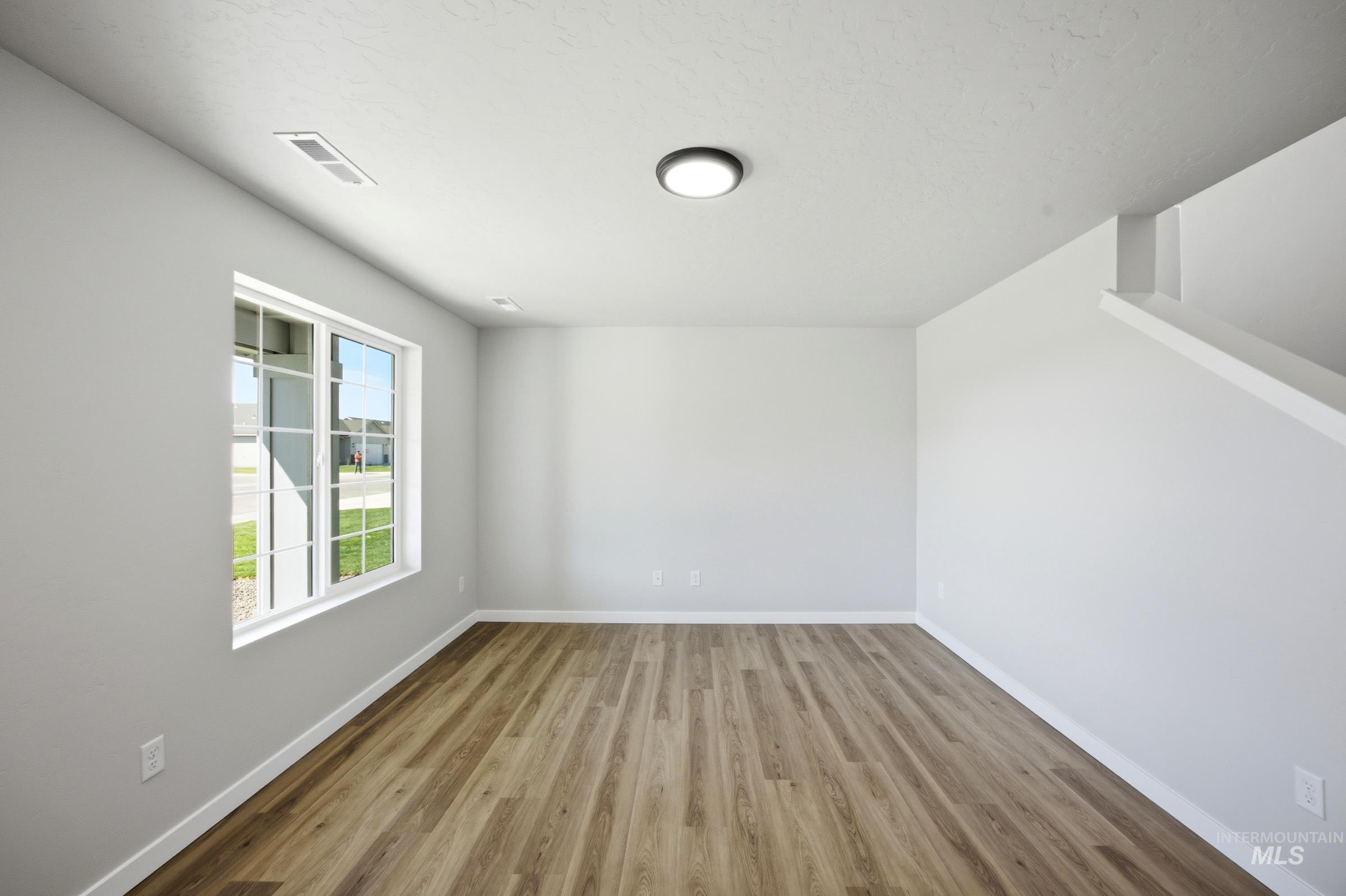 14068 Shiny Spruce St Property Photo 10