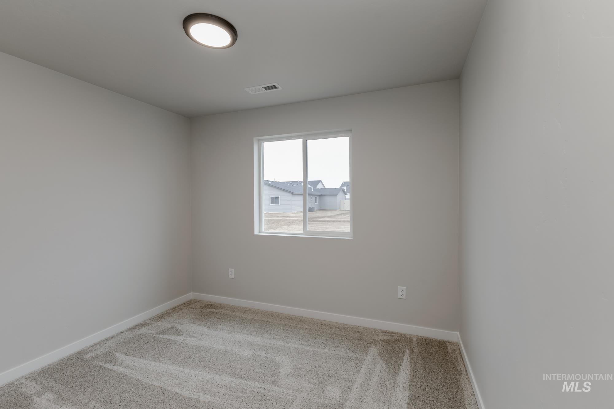 14068 Shiny Spruce St Property Photo 11