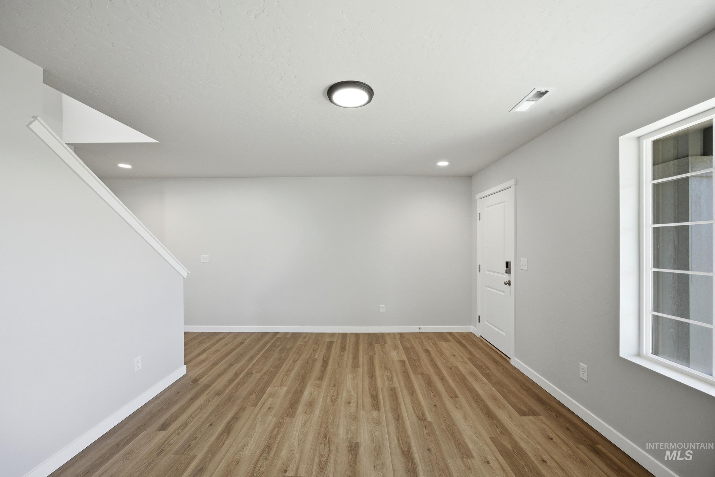 14068 Shiny Spruce St Property Photo 11