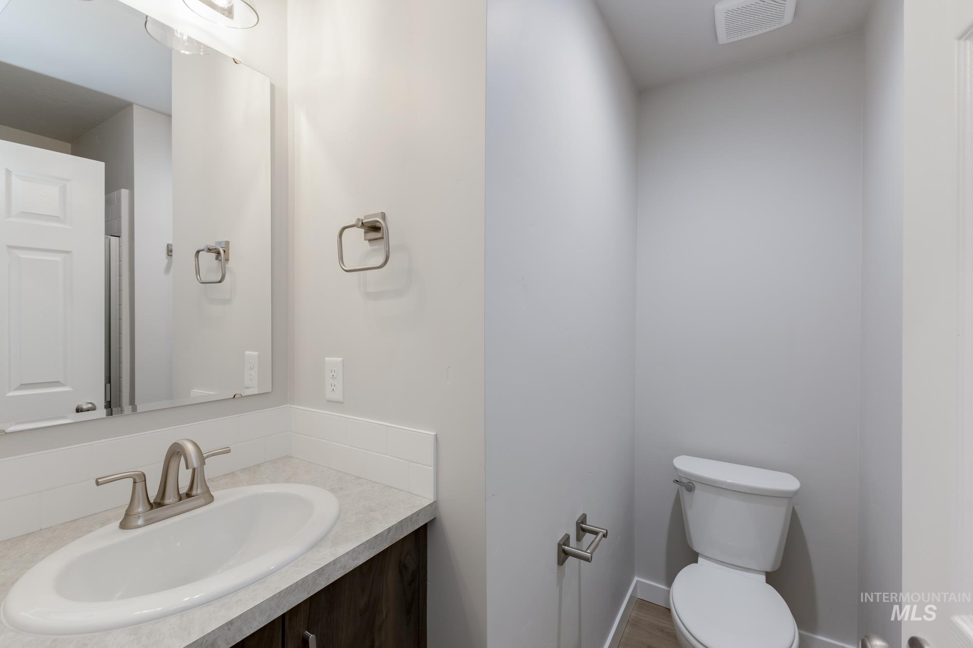 14068 Shiny Spruce St Property Photo 12