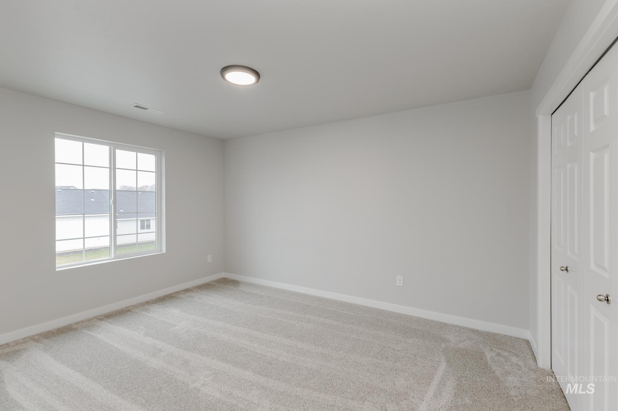 14068 Shiny Spruce St Property Photo 17