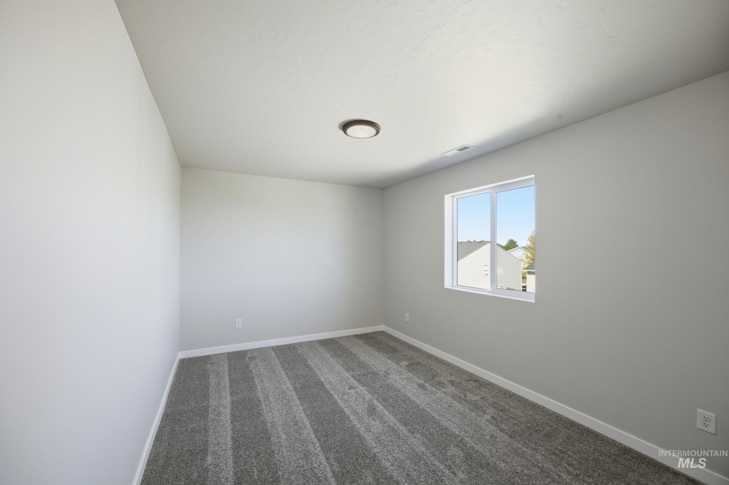 14068 Shiny Spruce St Property Photo 17