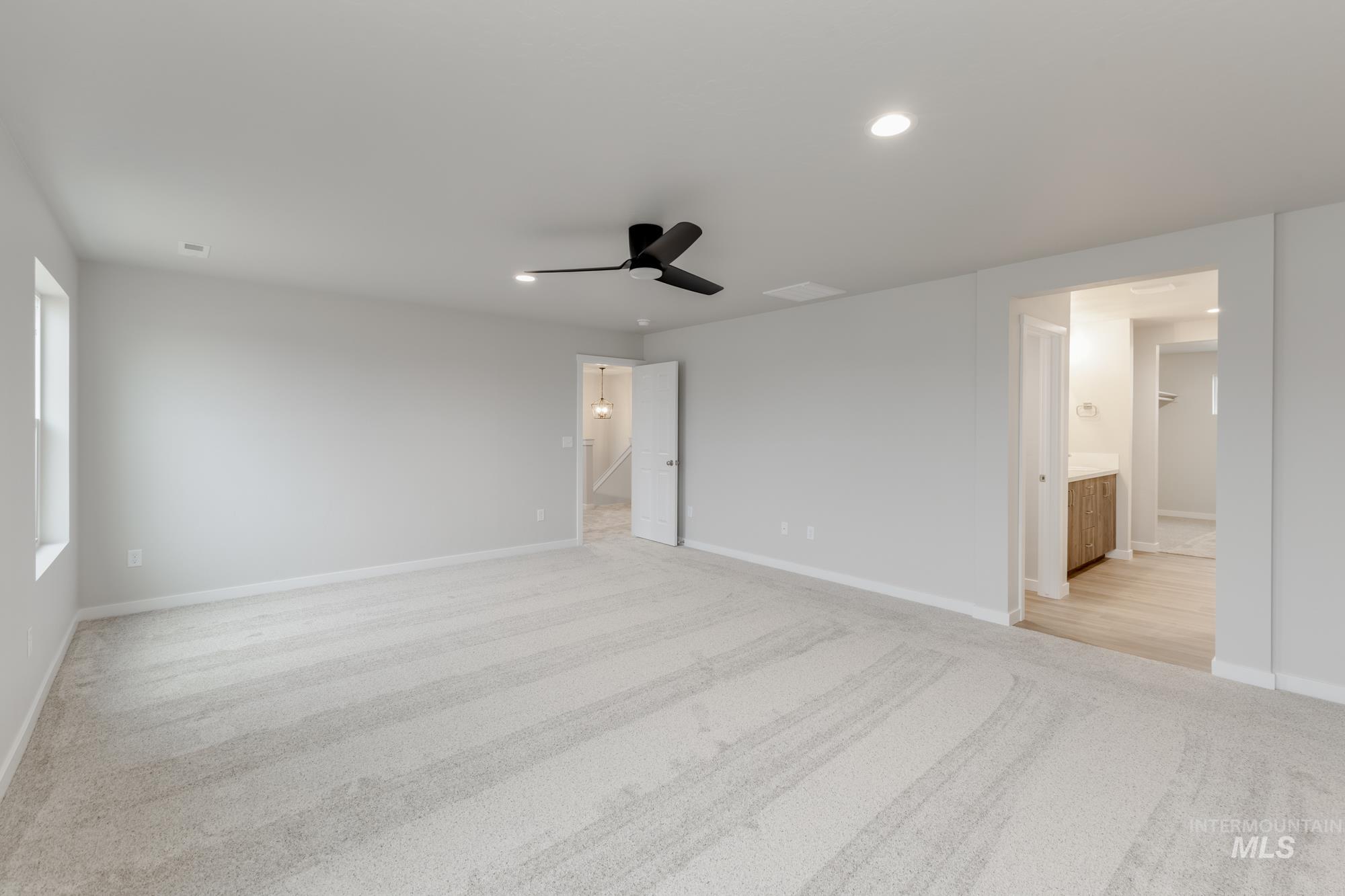 14068 Shiny Spruce St Property Photo 21