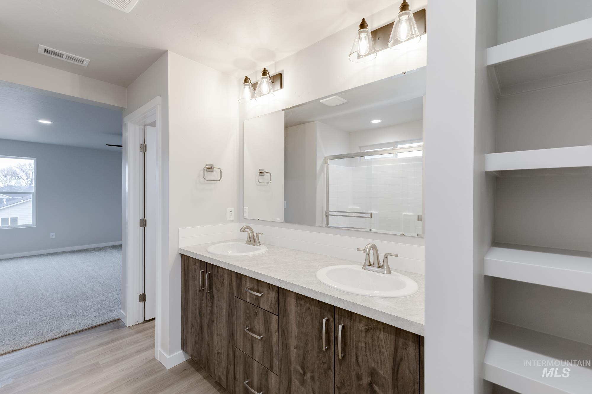 14068 Shiny Spruce St Property Photo 22