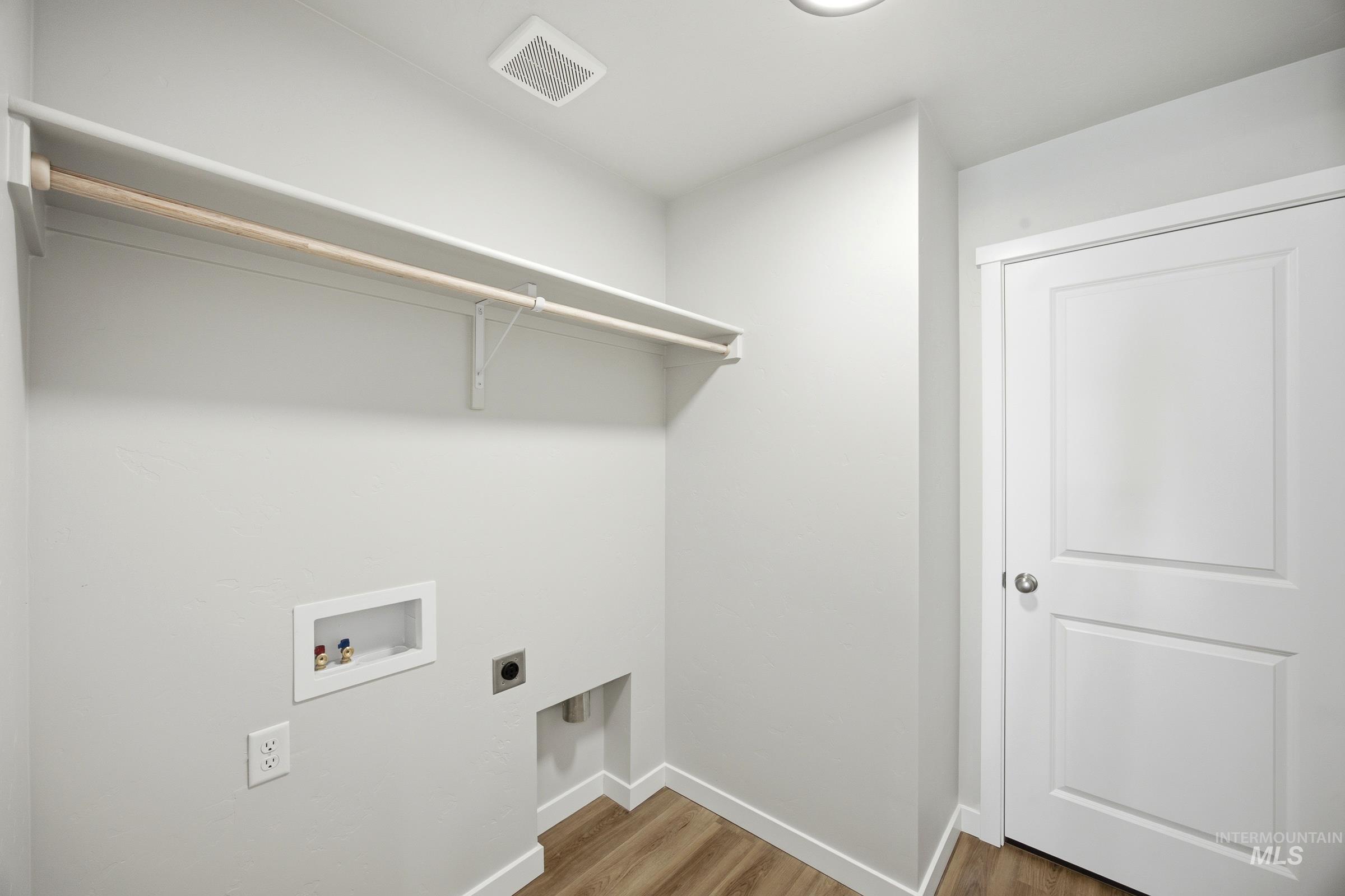 14068 Shiny Spruce St Property Photo 24
