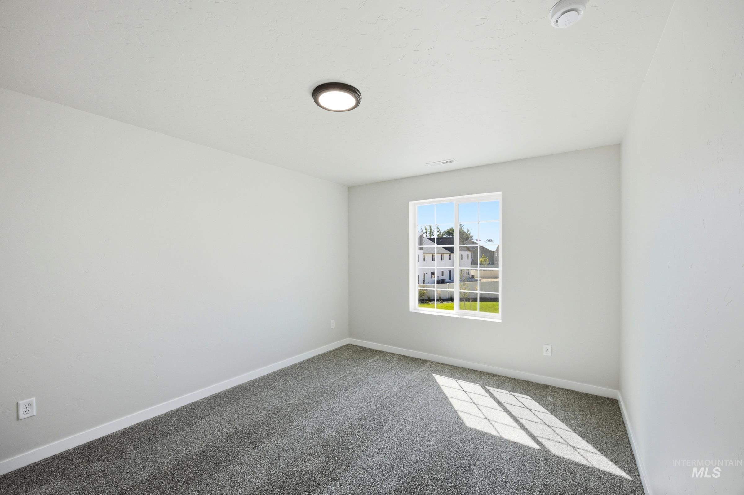 14068 Shiny Spruce St Property Photo 28