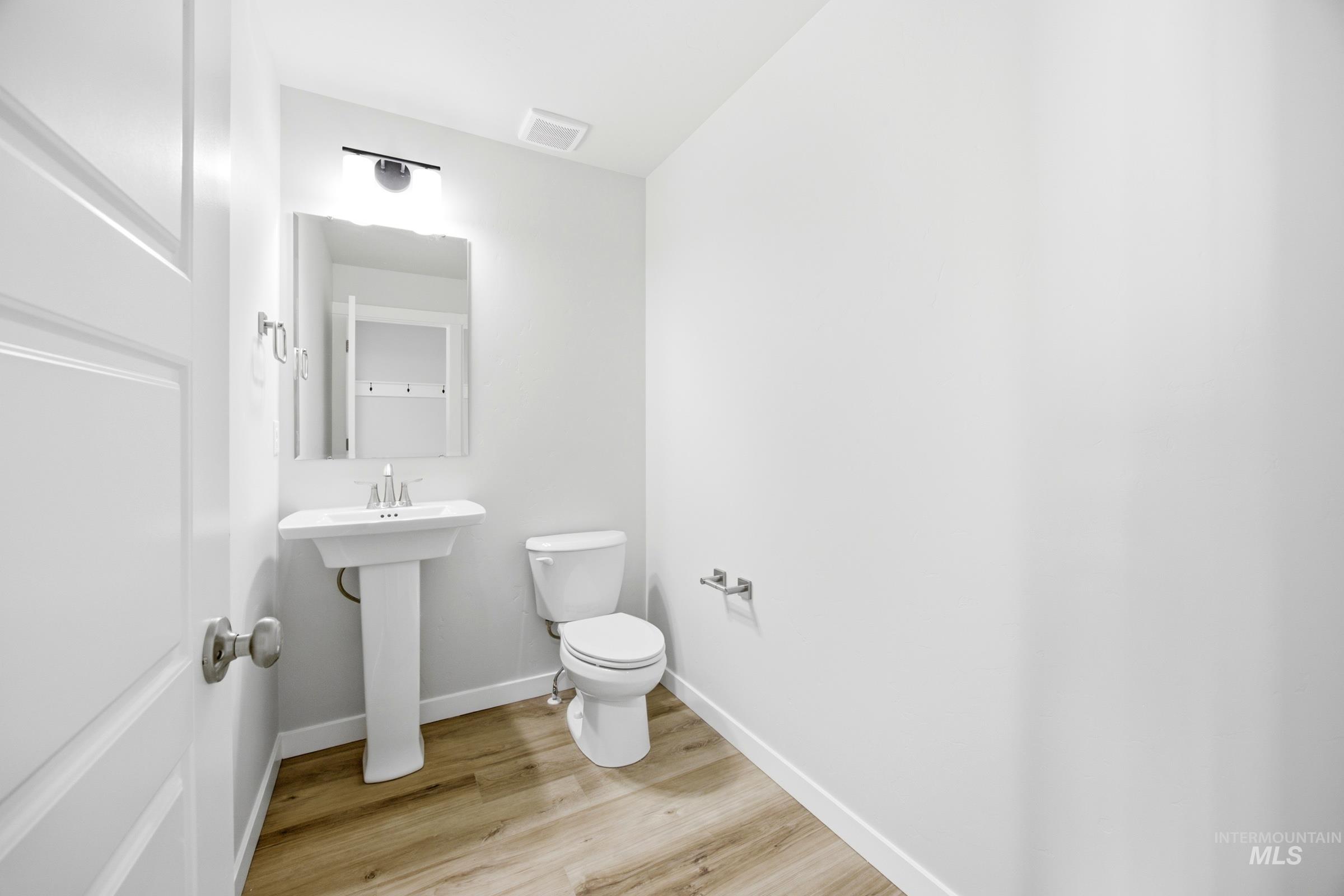 5409 S Edgecomb Way Property Photo 7