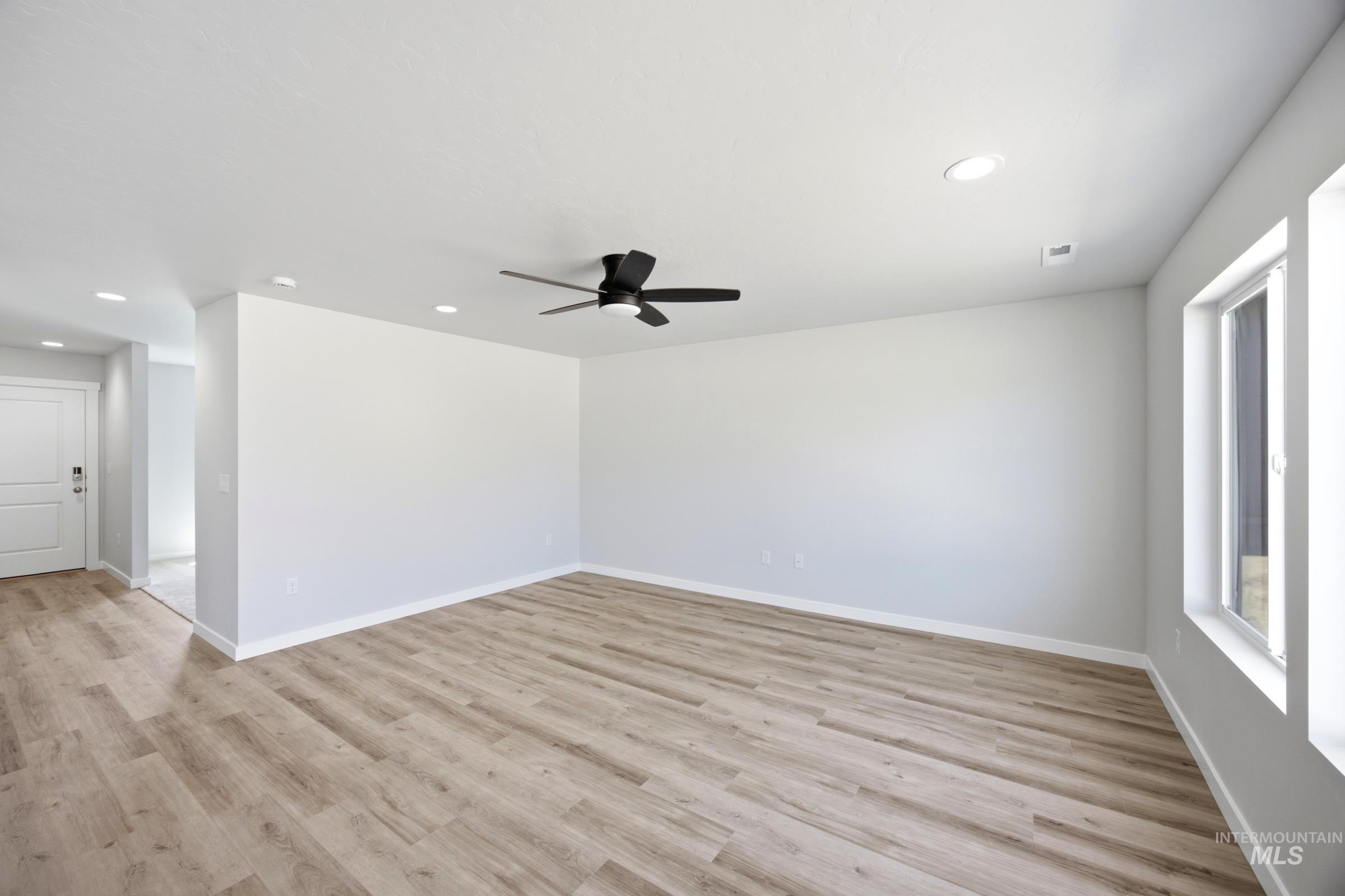 5409 S Edgecomb Way Property Photo 9