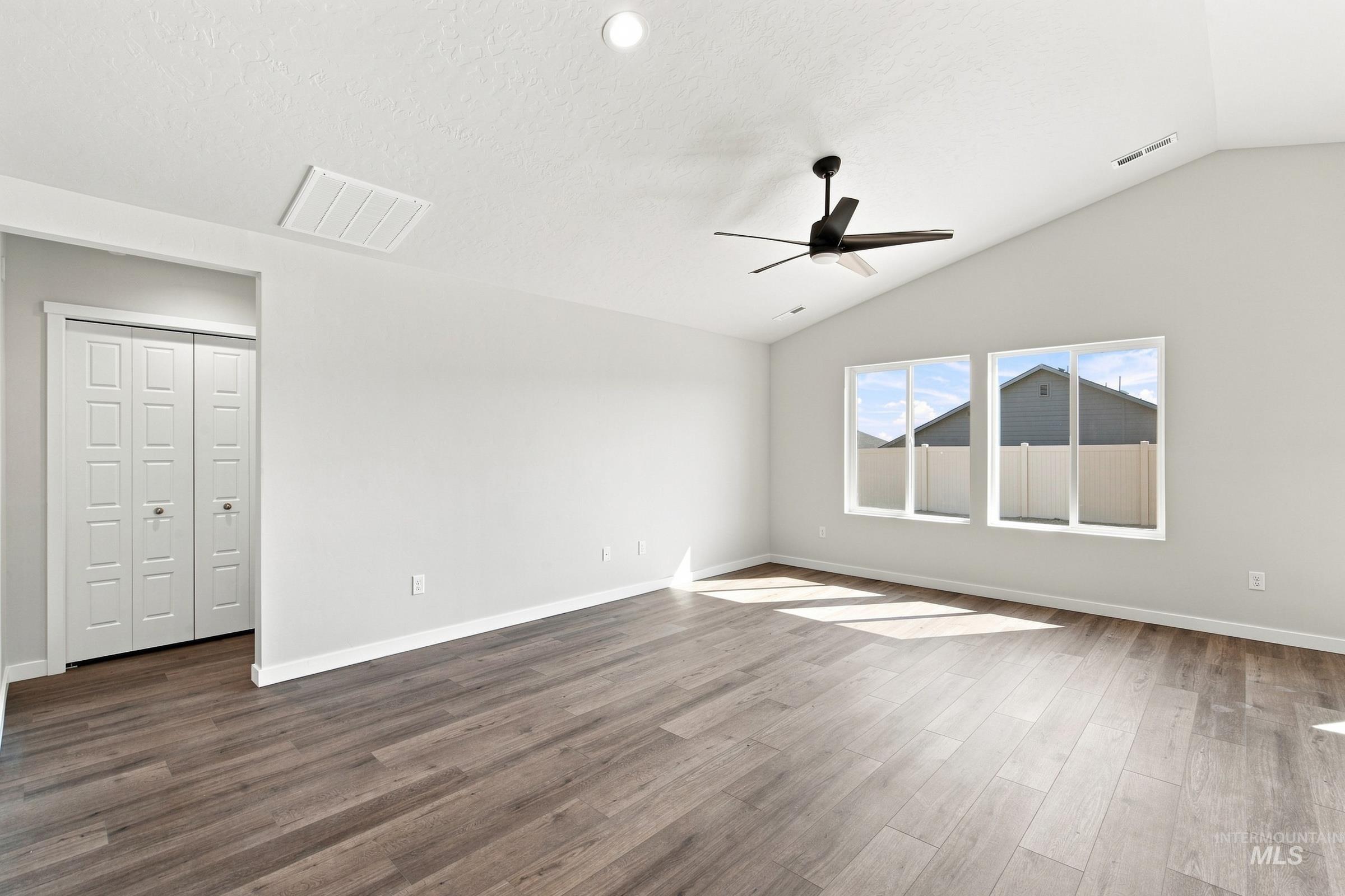15388 Patriot Ave Property Photo 8