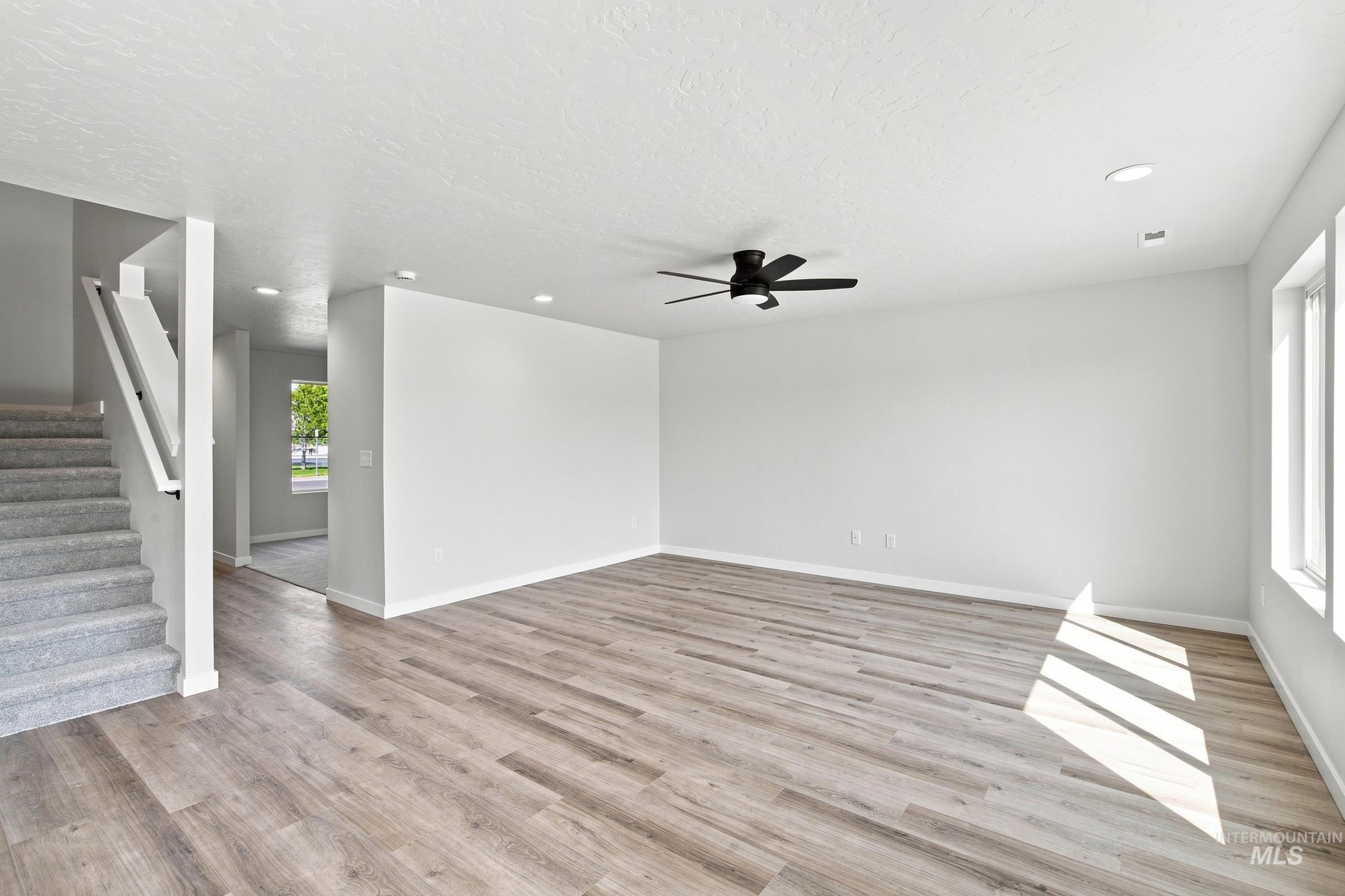 15376 Patriot Ave Property Photo 8