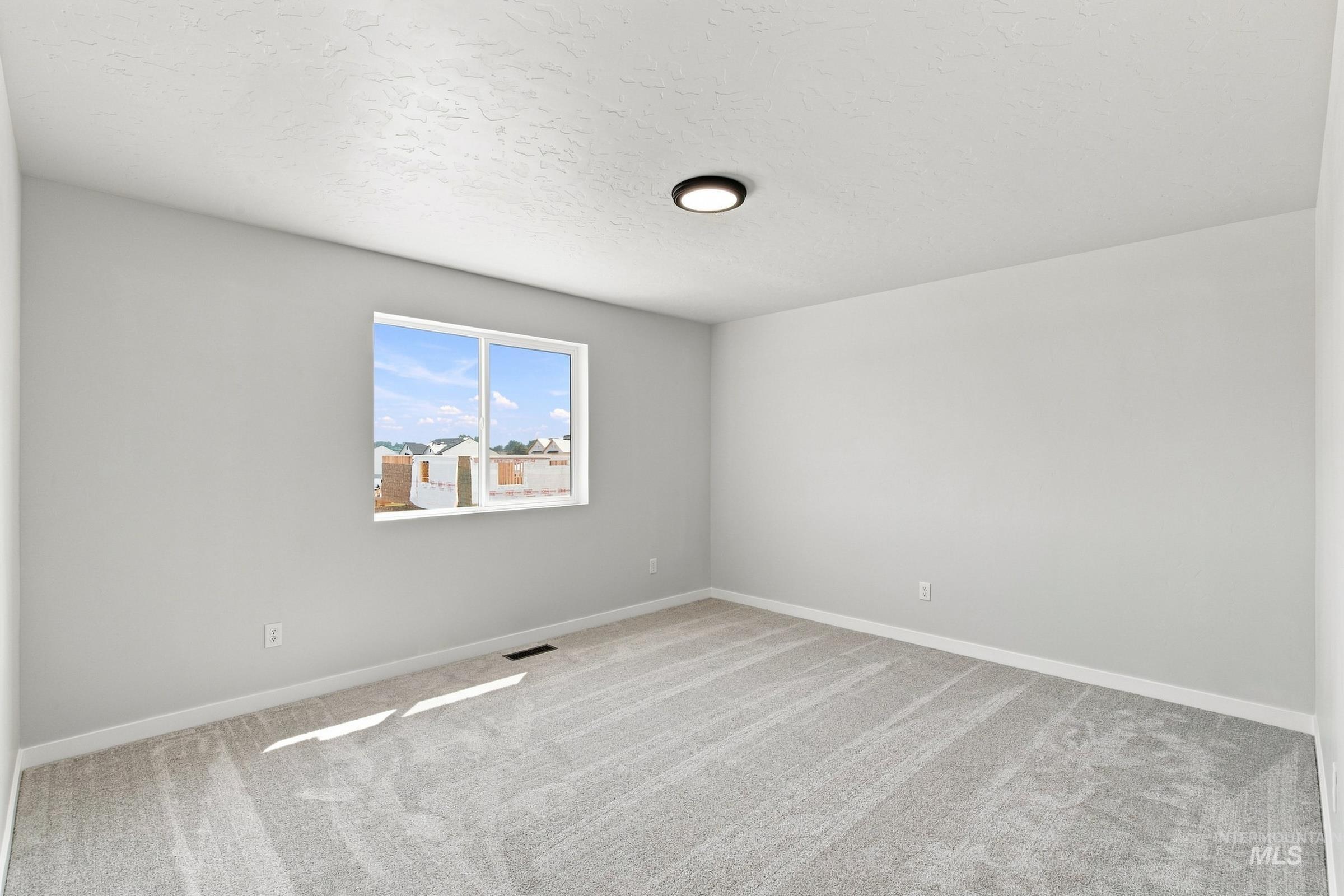 15376 Patriot Ave Property Photo 15