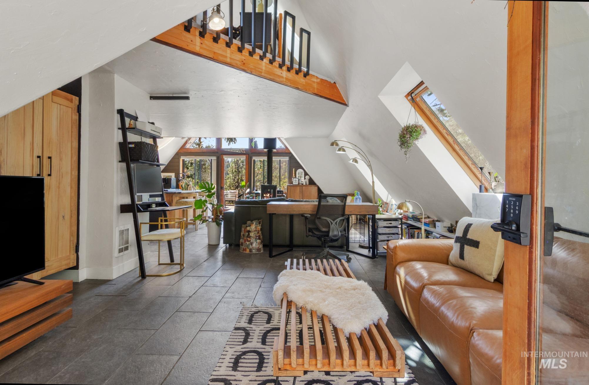 25 Park Lane Property Photo 5