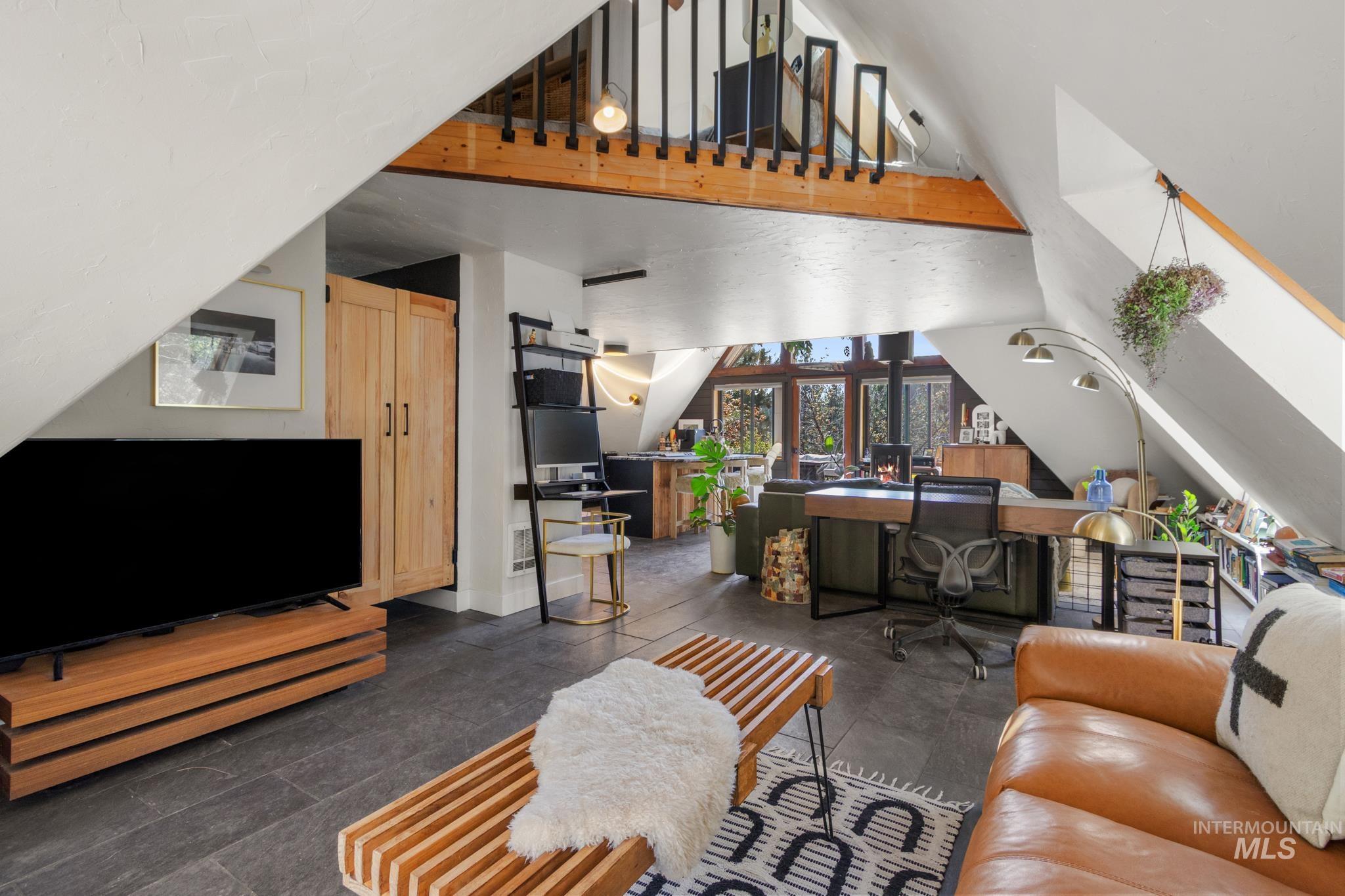 25 Park Lane Property Photo 12