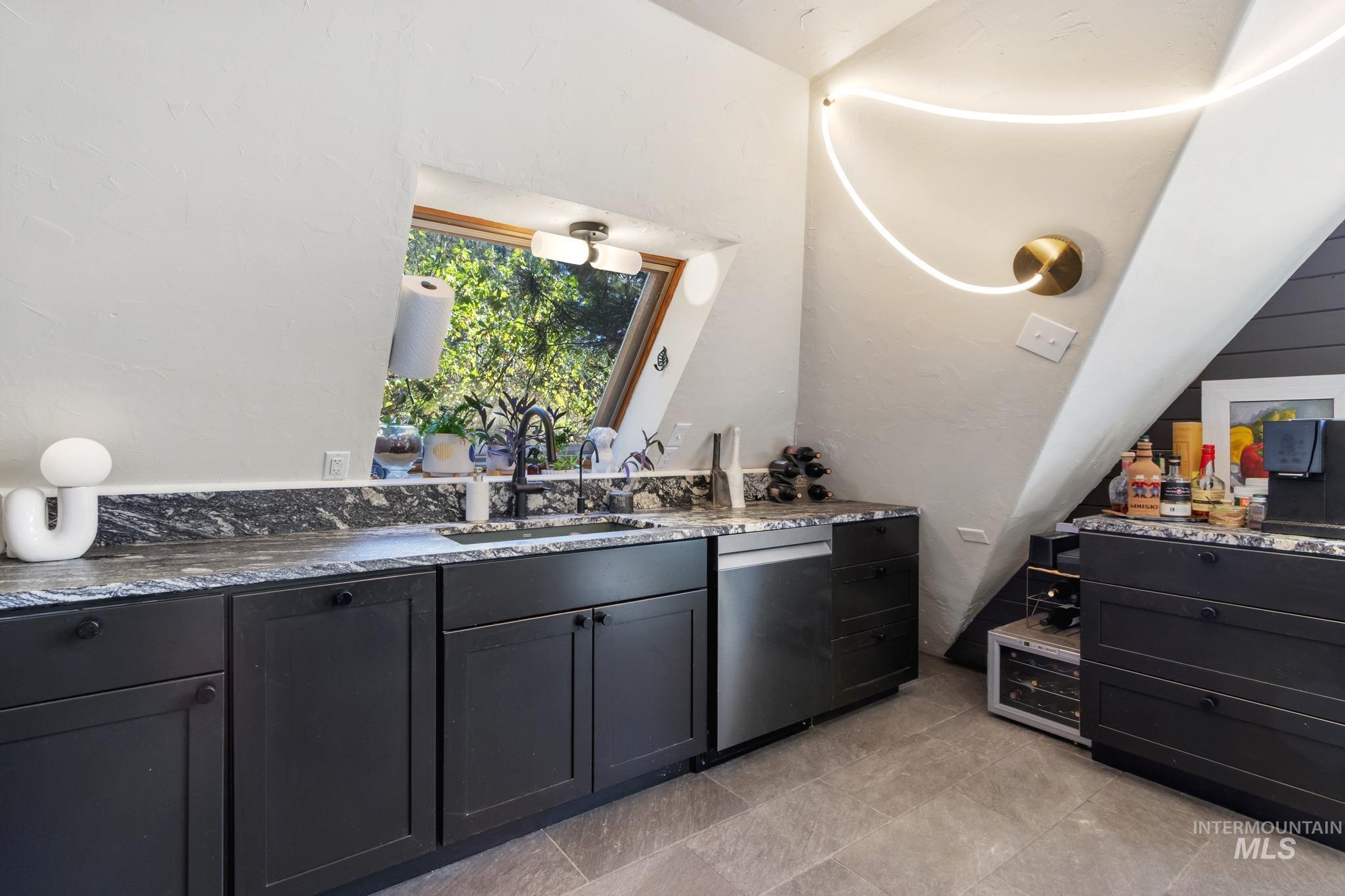 25 Park Lane Property Photo 19